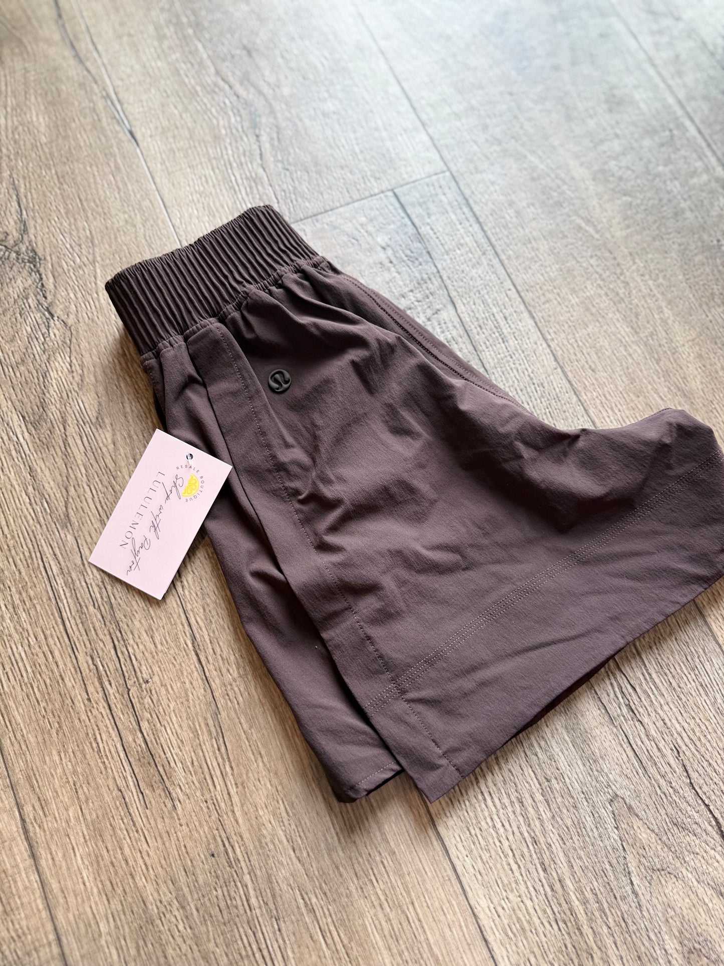 Stretch woven relaxed-fit HR short 4” Size XS
