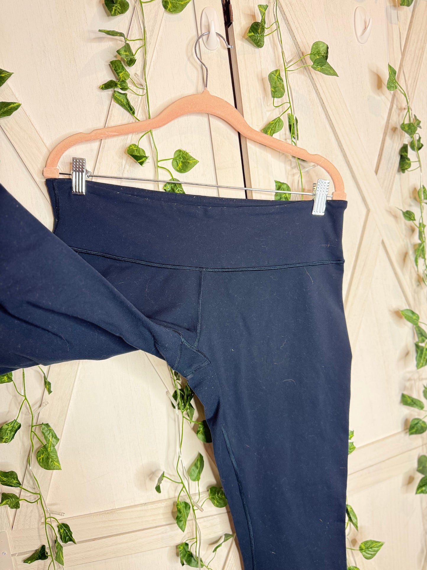 Wunder Under Low-Rise Tight 28” *SIZE 12