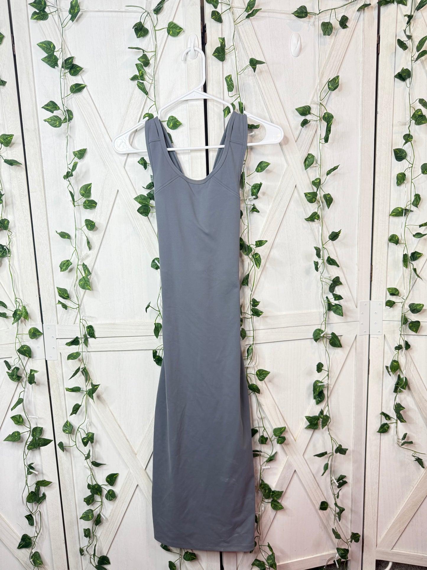 Picnic play dress * Size 8 & 10