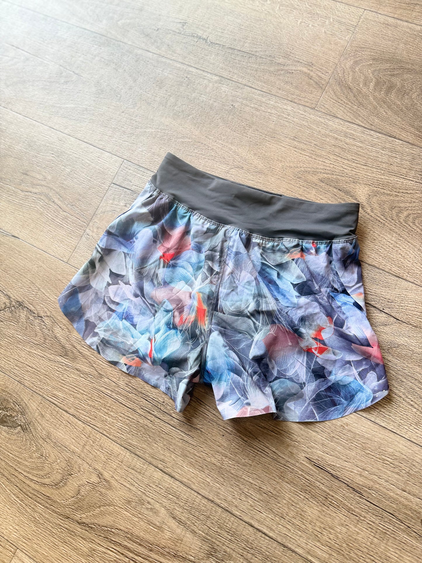 Fast and Free HR Classic Short 3” * Size 4