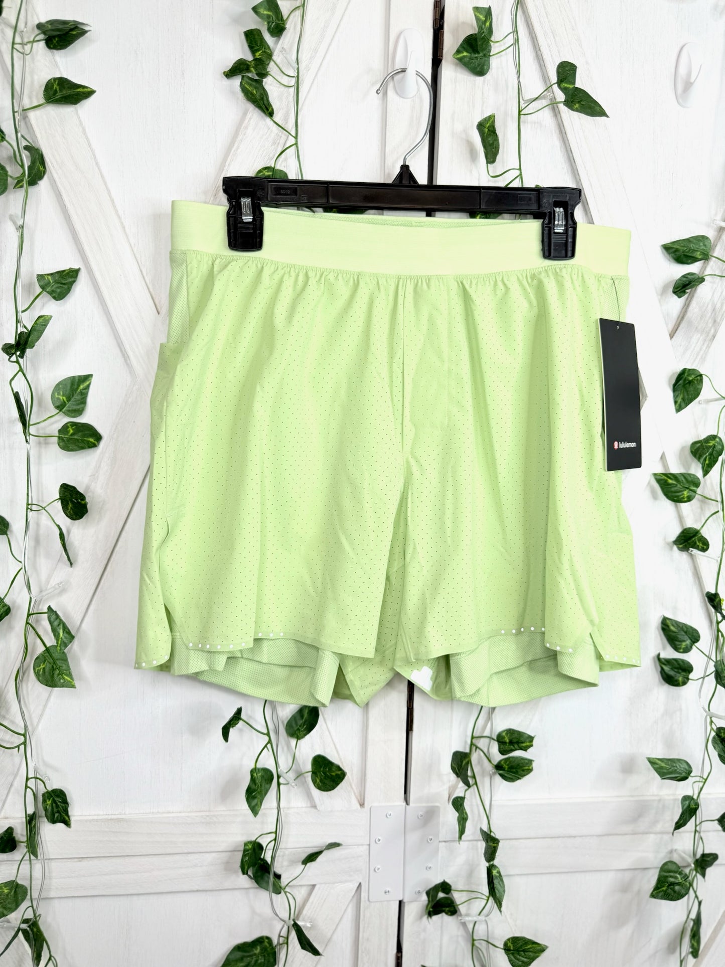 Fast and Free Running Short 5” *Lined *Size L
