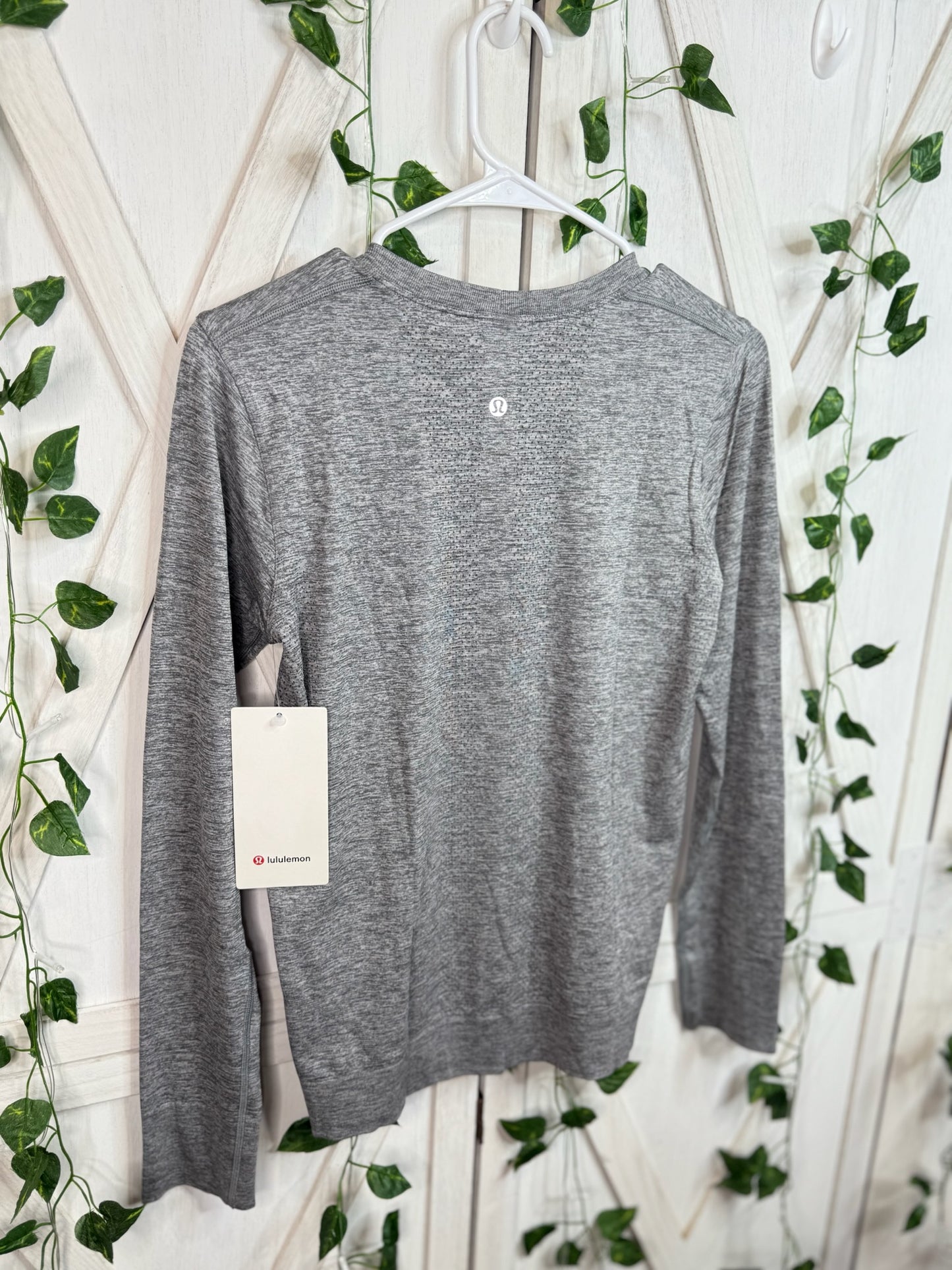 Swiftly Relaxed Long Sleeve* Size 4•6•8