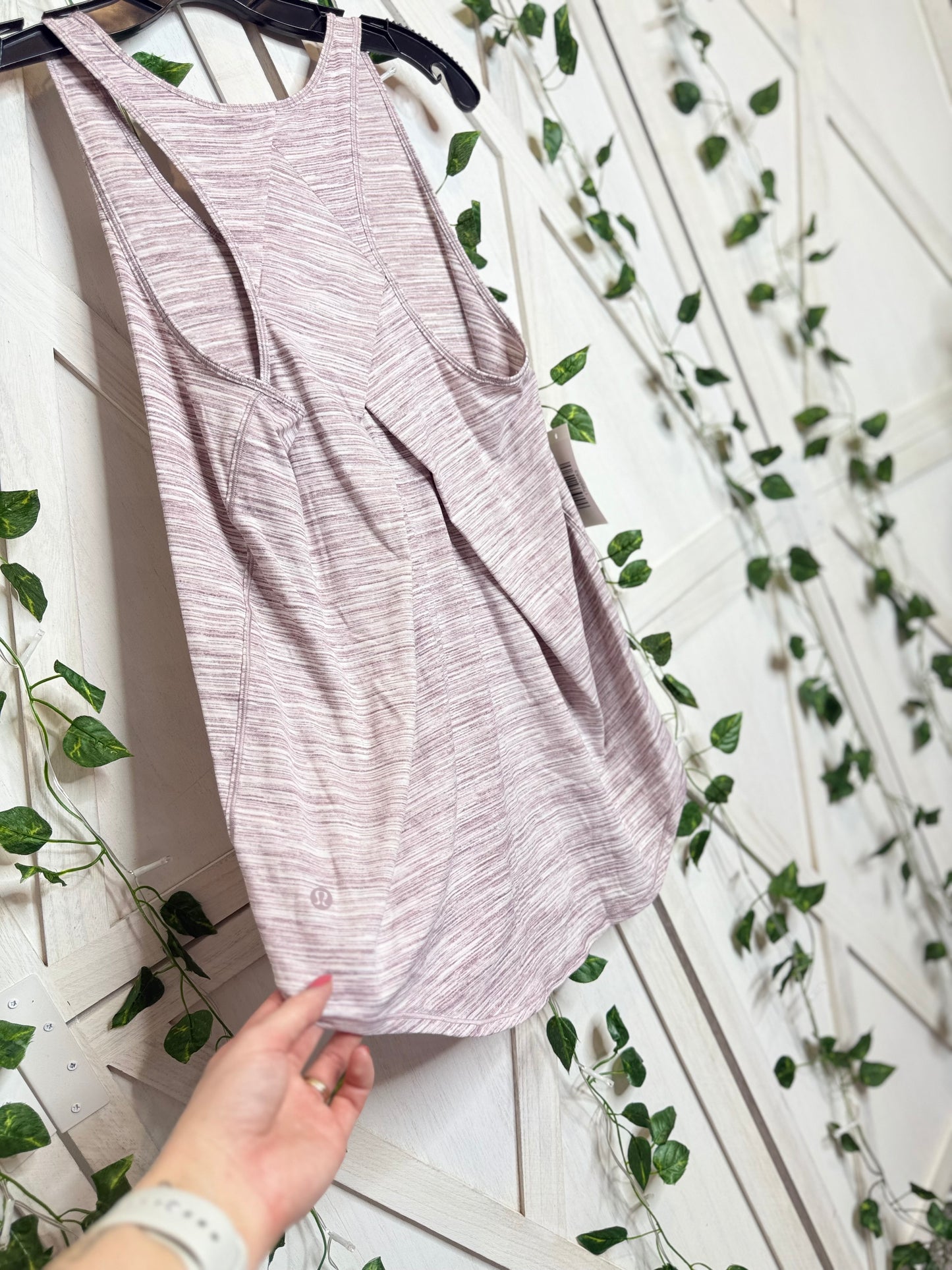 Lululemon tank top *SIZE 6