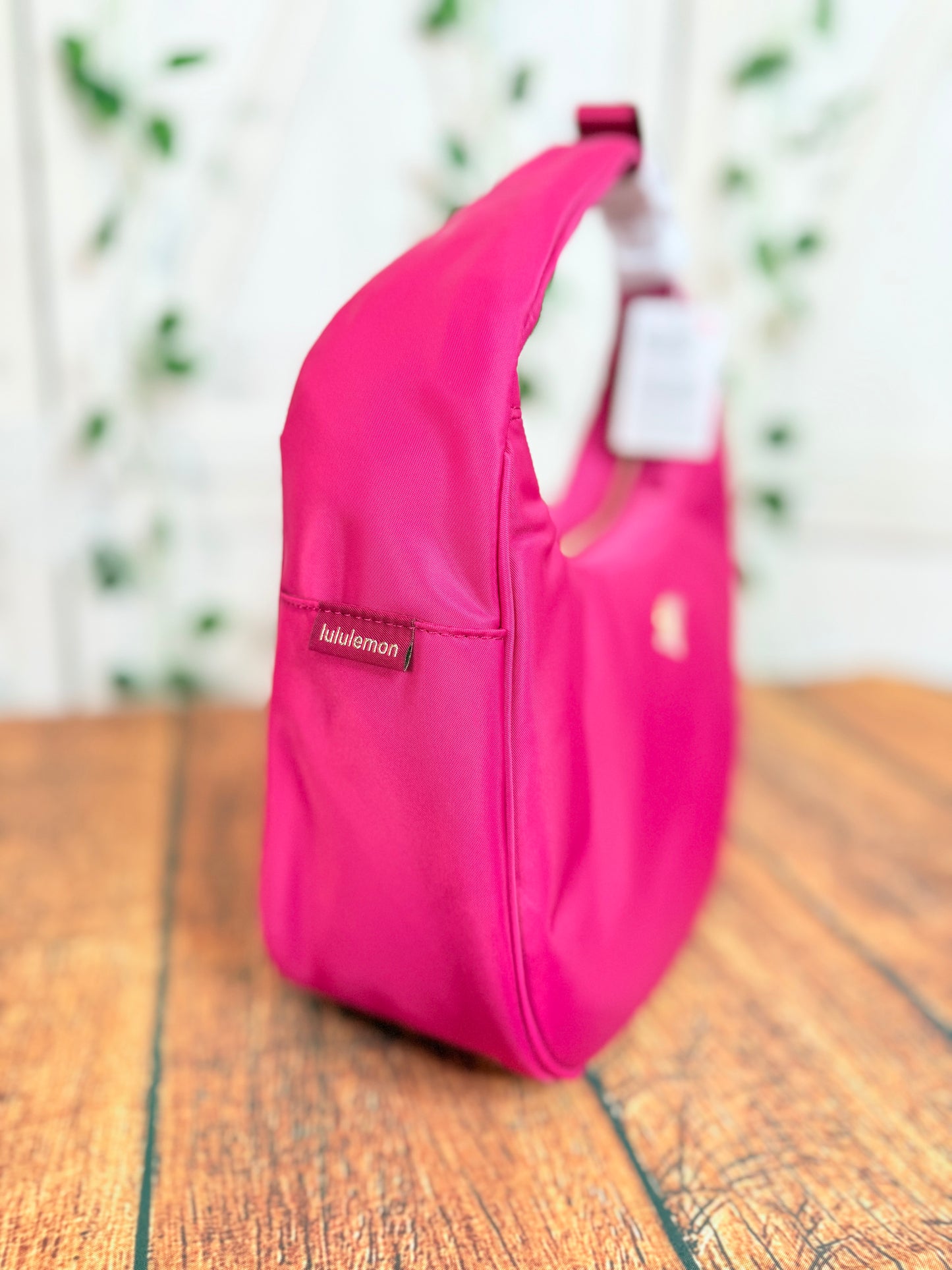 City Essentials Shoulder Bag 4L