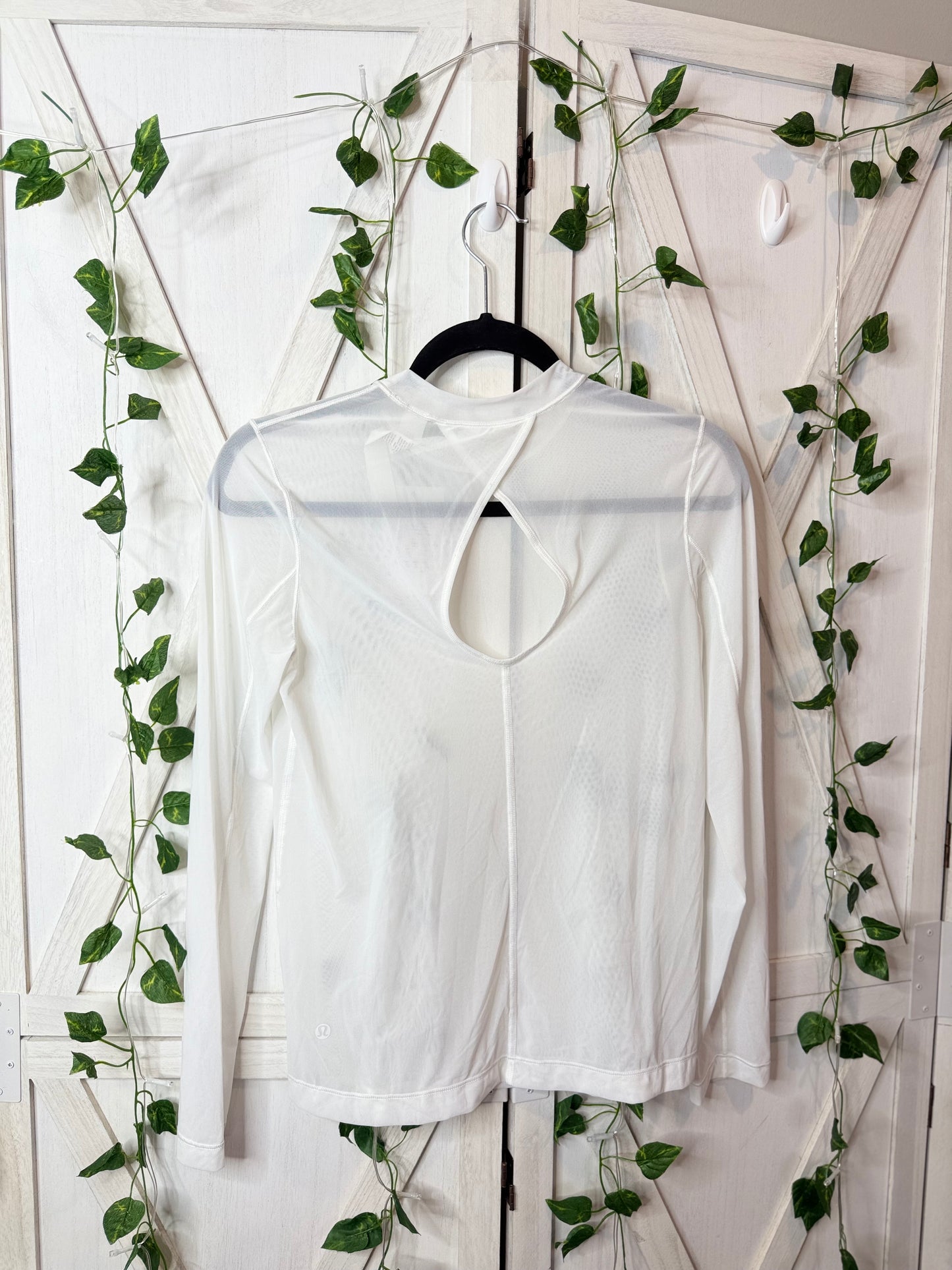 Keyhole mesh long sleeve