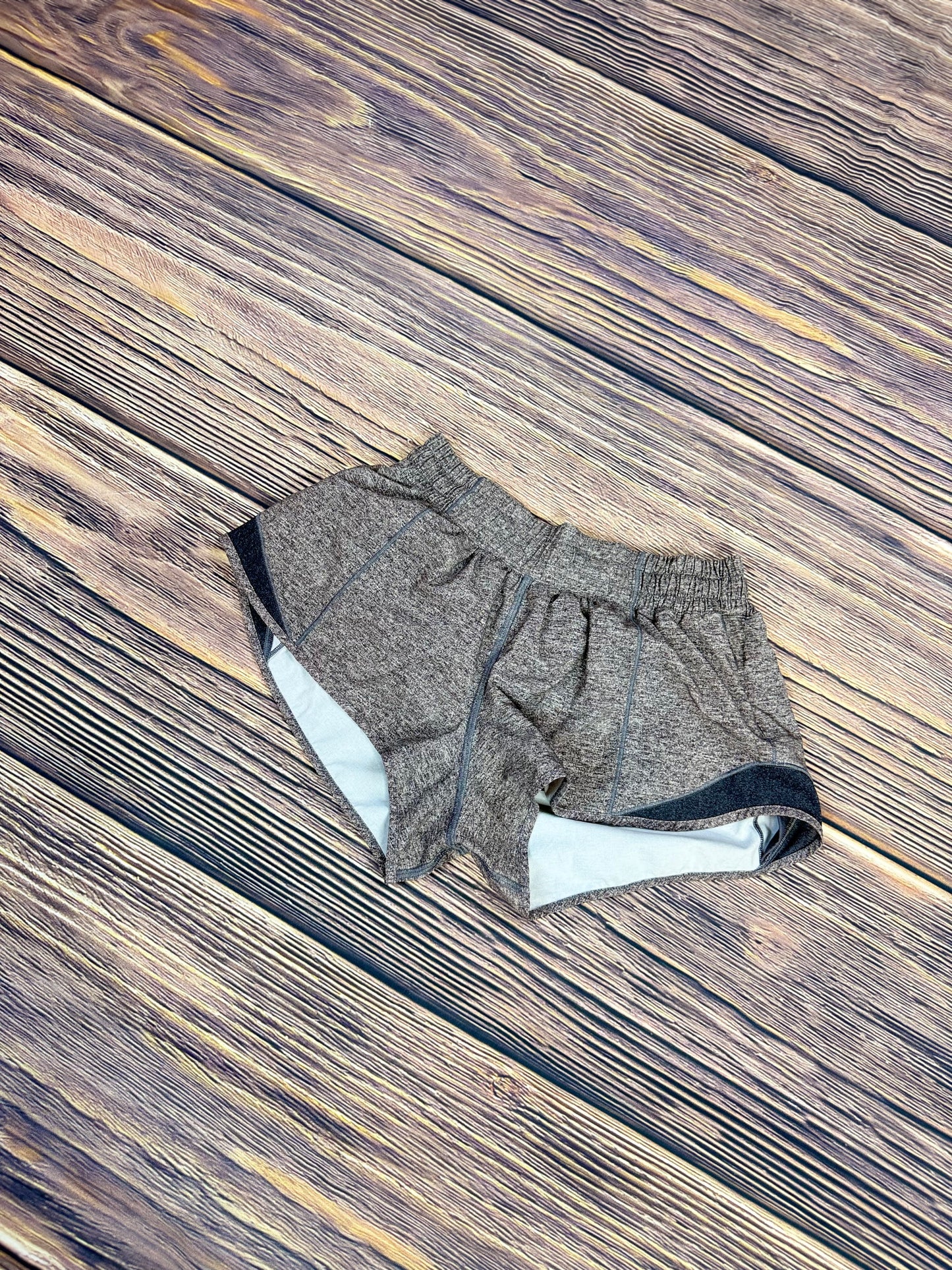 Hotty Hot Short 2.5” Size 6