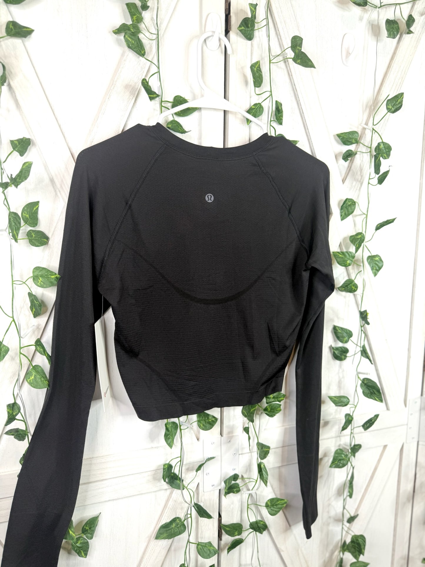 Swiftly Tech Cropped Long Sleeve 2.0 *Size 6•8
