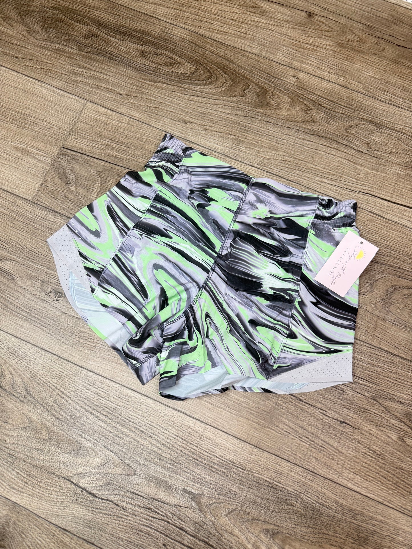 Hotty hot HR short 4” *SIZE 6