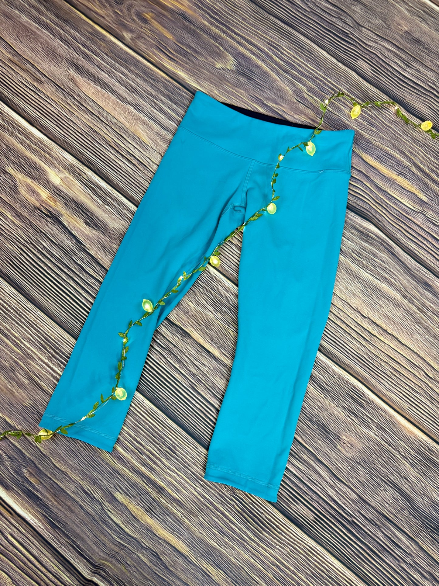 Lululemon leggings 20” *Reversible size 6