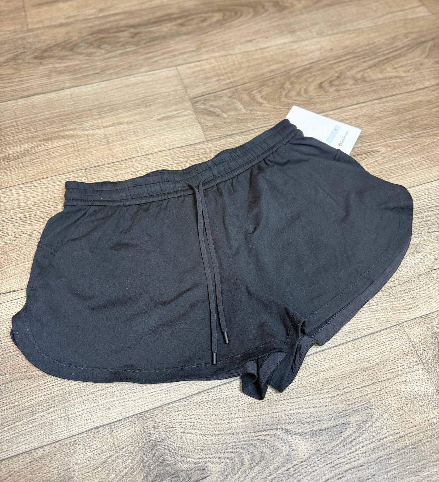 Soft jersey MR curved hem short 3” *Size L