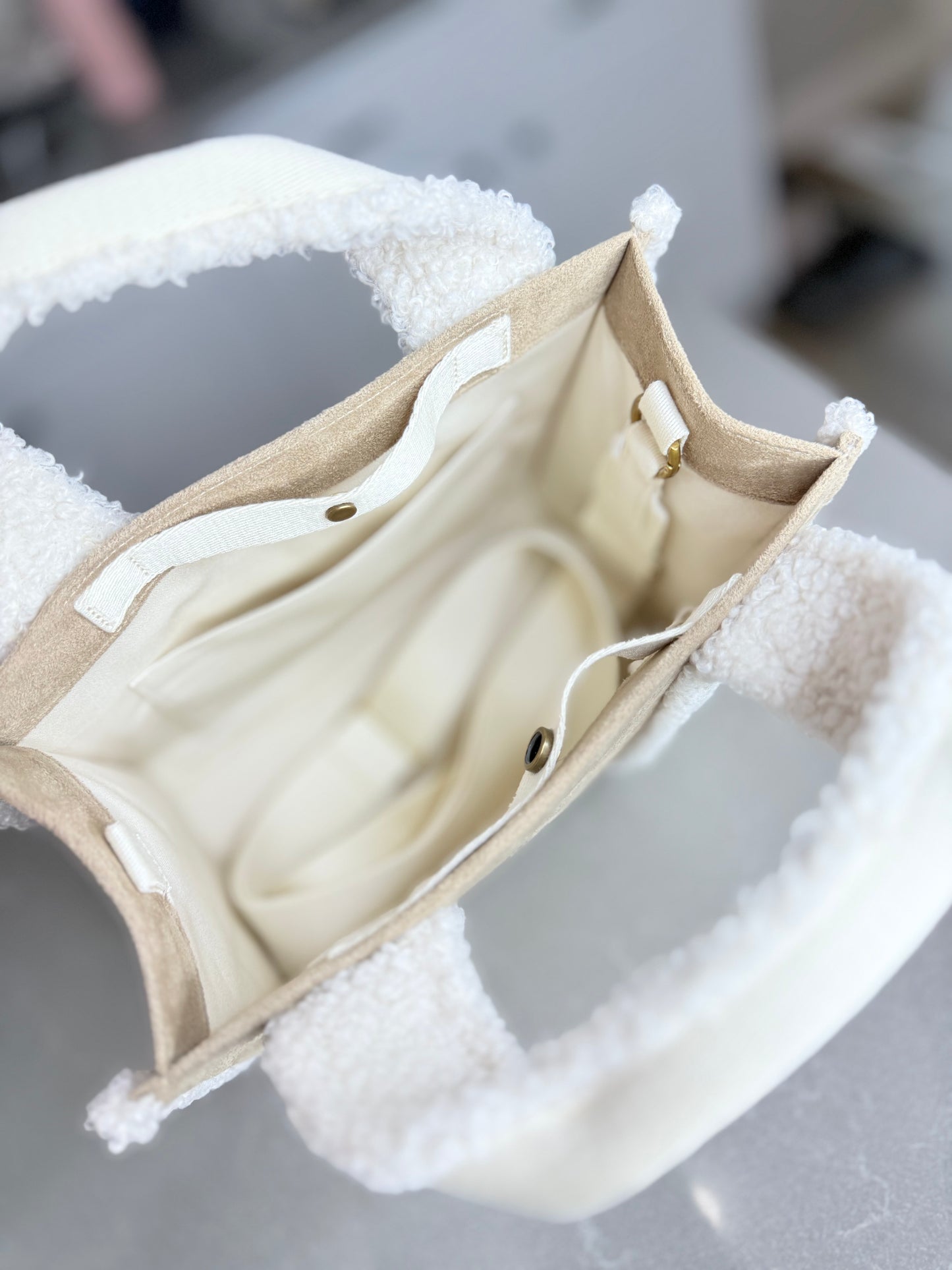Boxy Mini Tote 4.5L * Faux Shearling Trims