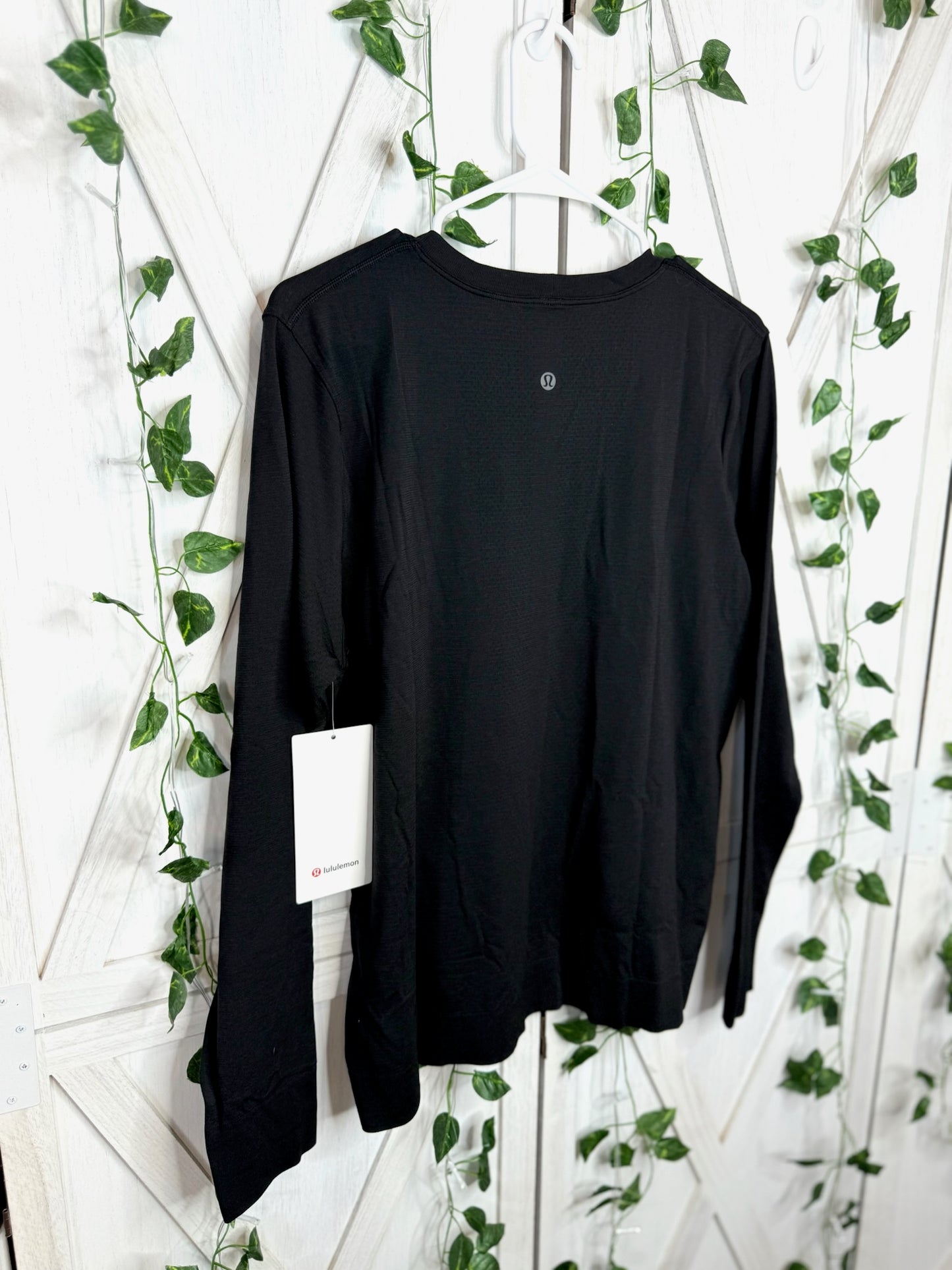 Swiftly Relaxed Long Sleeve