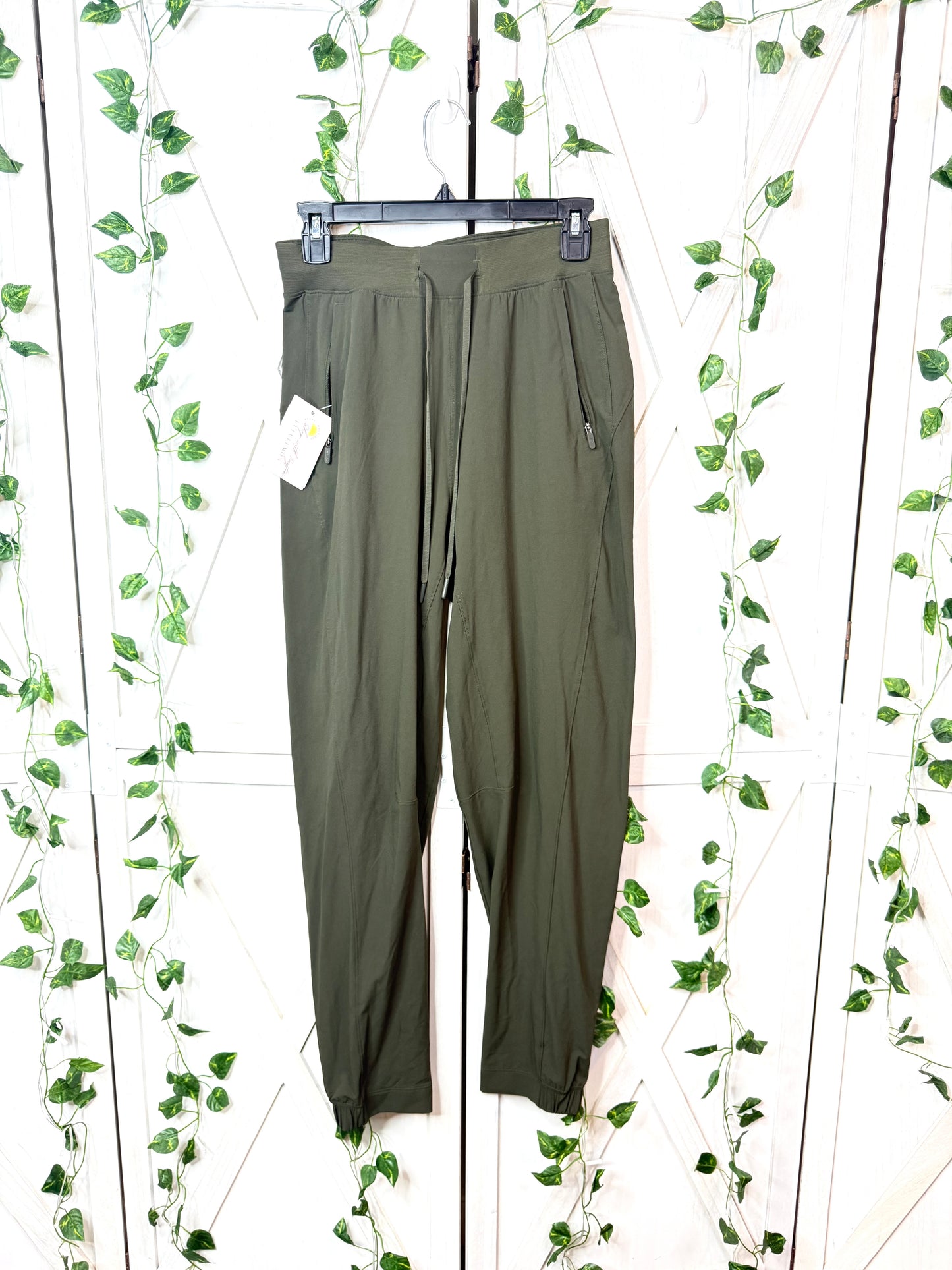 license to train HR pant *SIZE 6