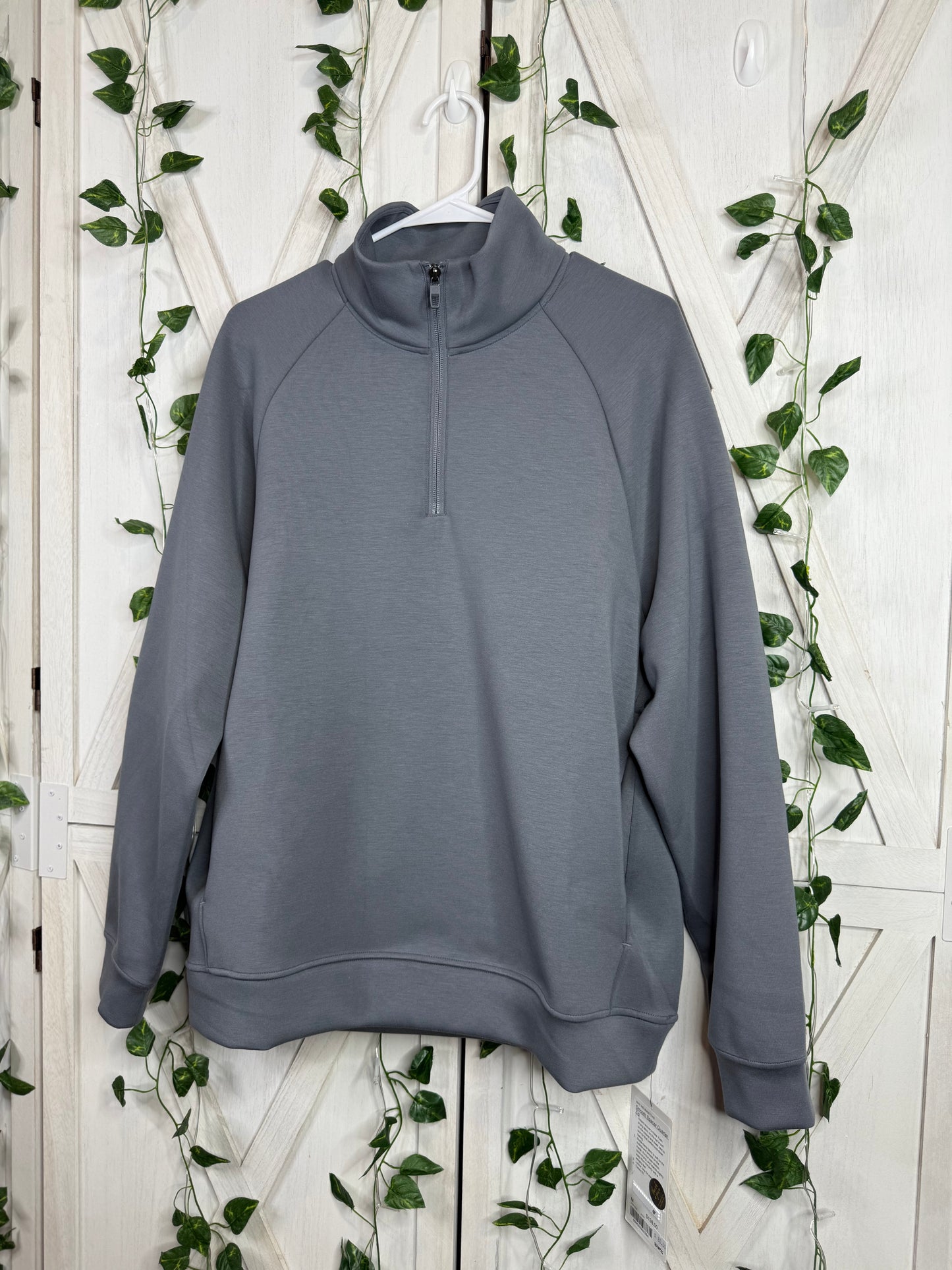 Smooth Spacer Quarter Zip *Size M
