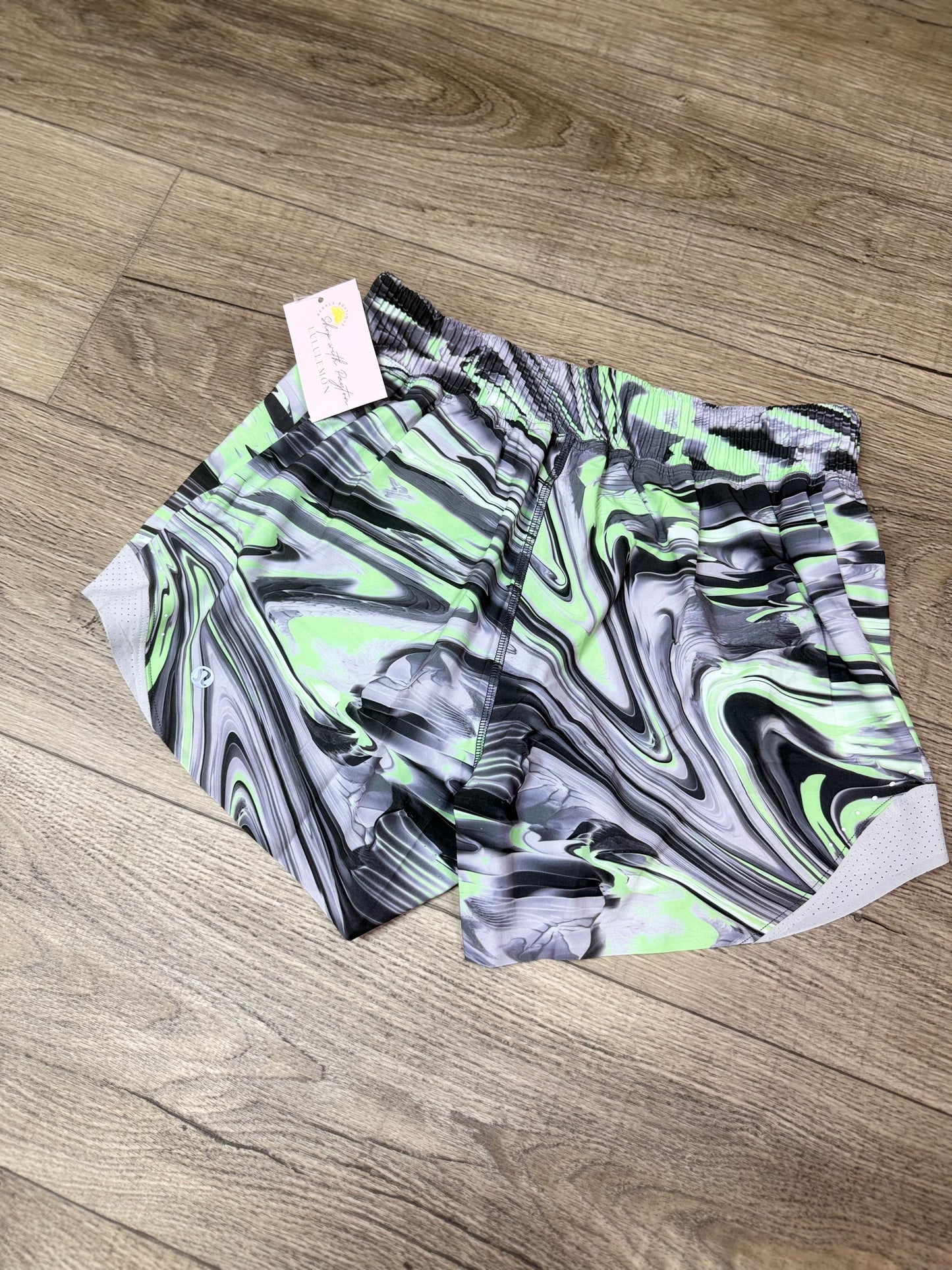 Hotty hot HR short 4” *SIZE 6