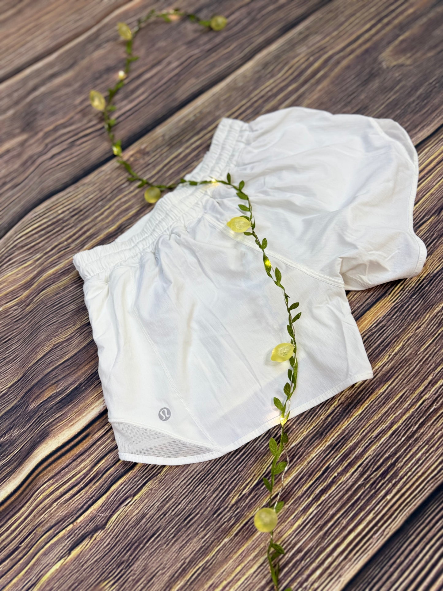 Hotty Hot Short 4" Size 4