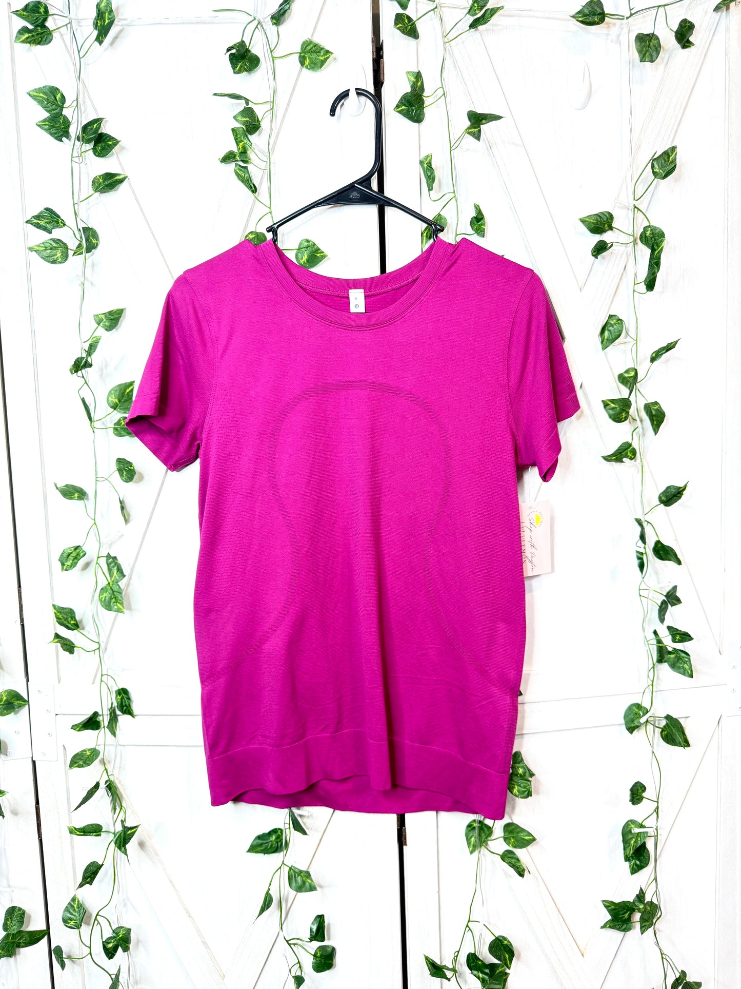 Swiftly breathe short sleeve *Size 4 & 6