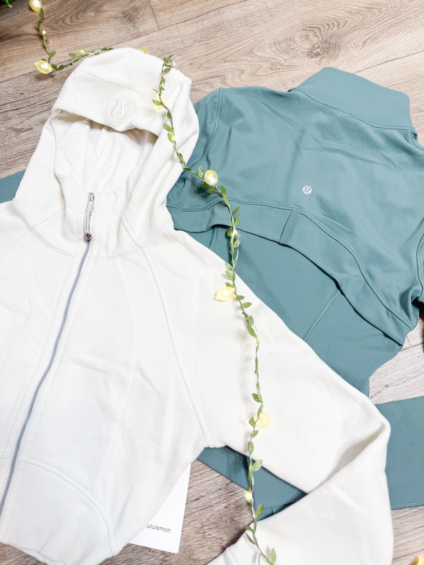 scuba cropped hoodie full-zip*size 4 & 12