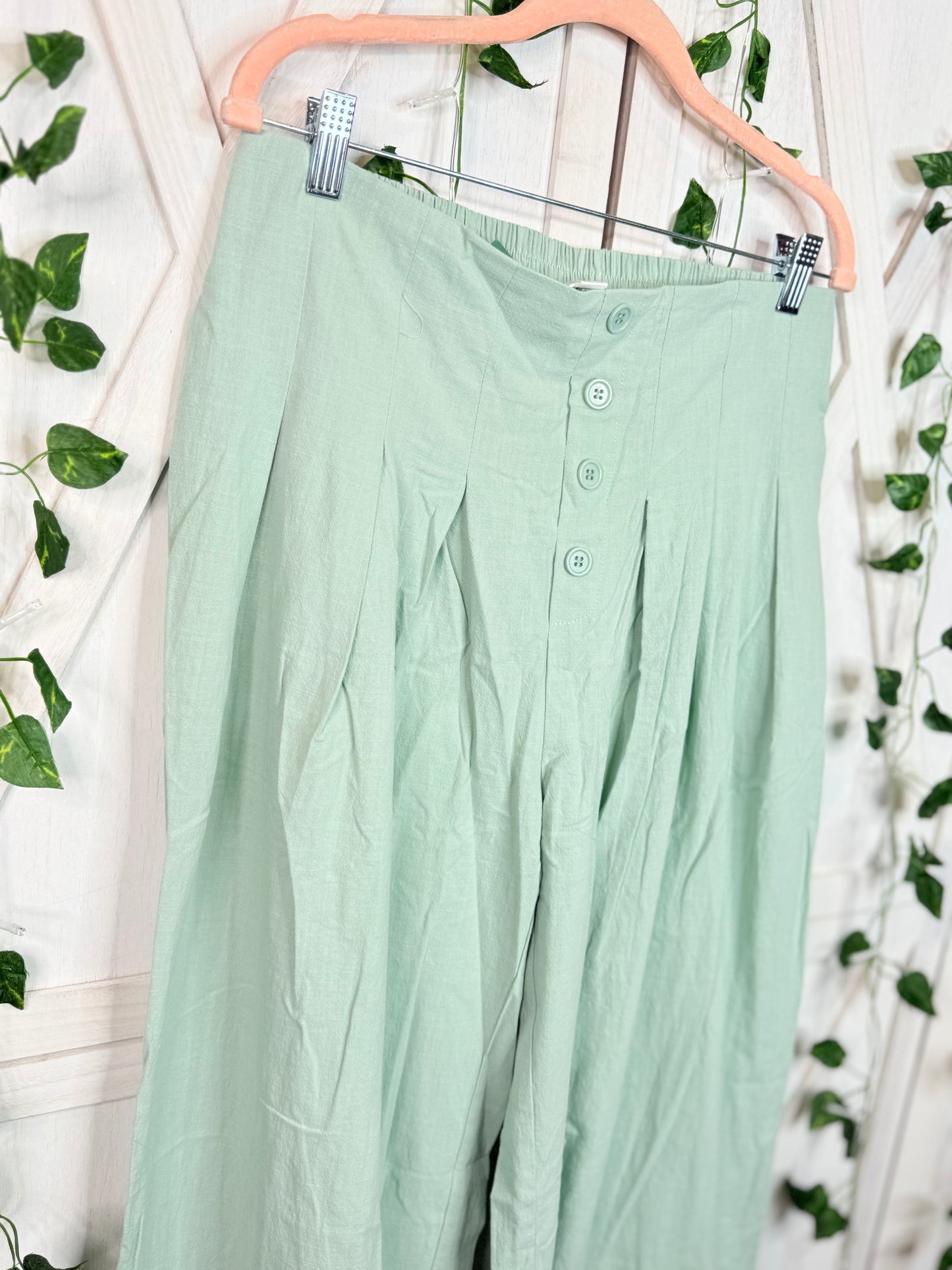 Halara high waisted flow pants *Size L
