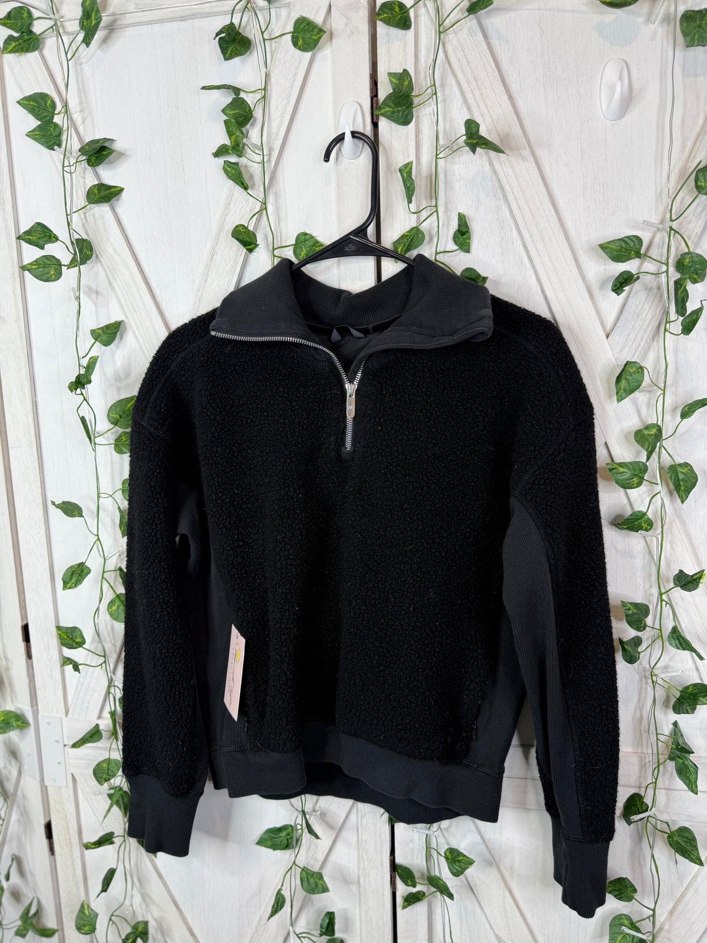 Lululemon Pullover *size 6