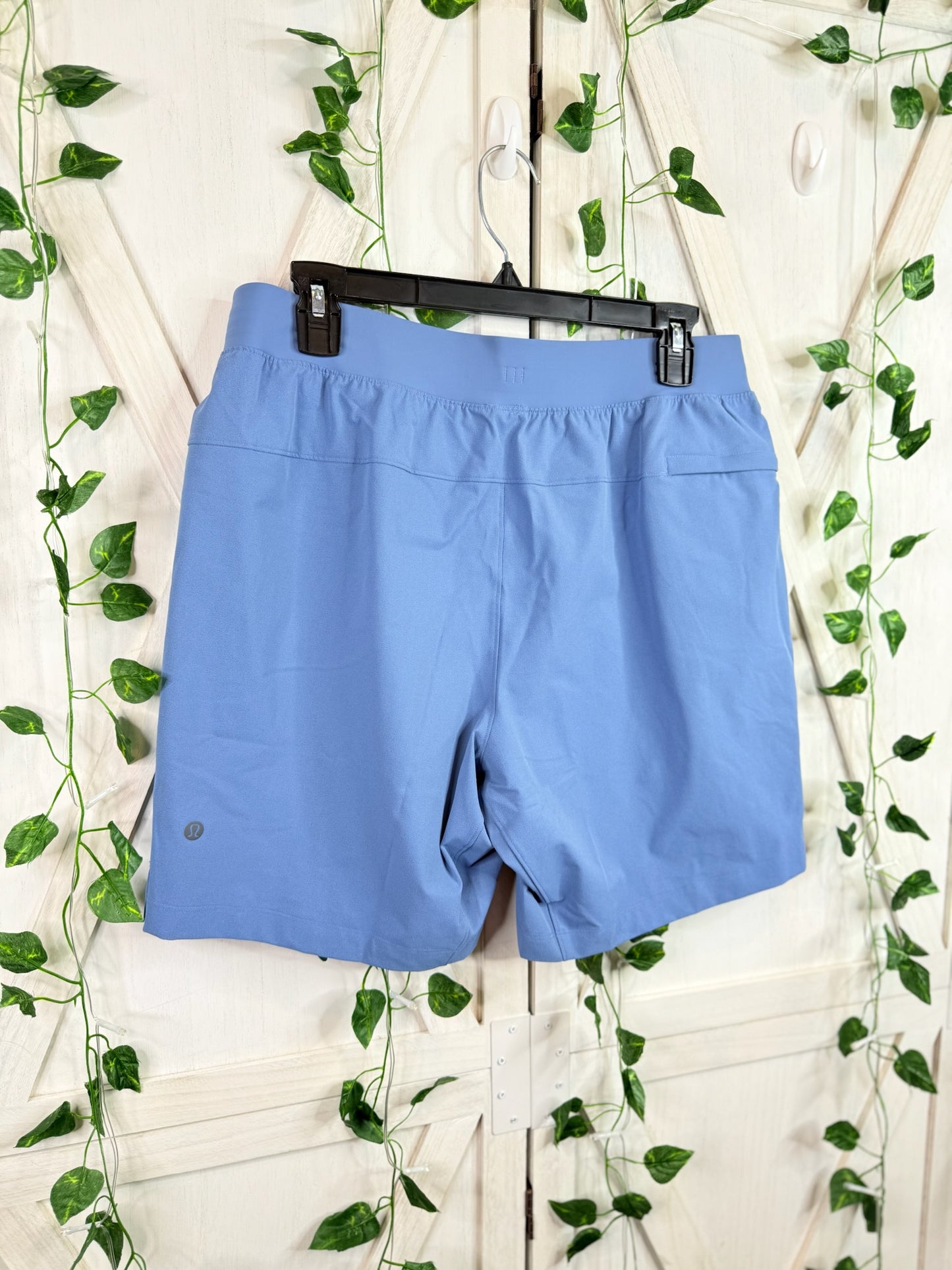 Zeroed In short 7” *LL *Size M•L
