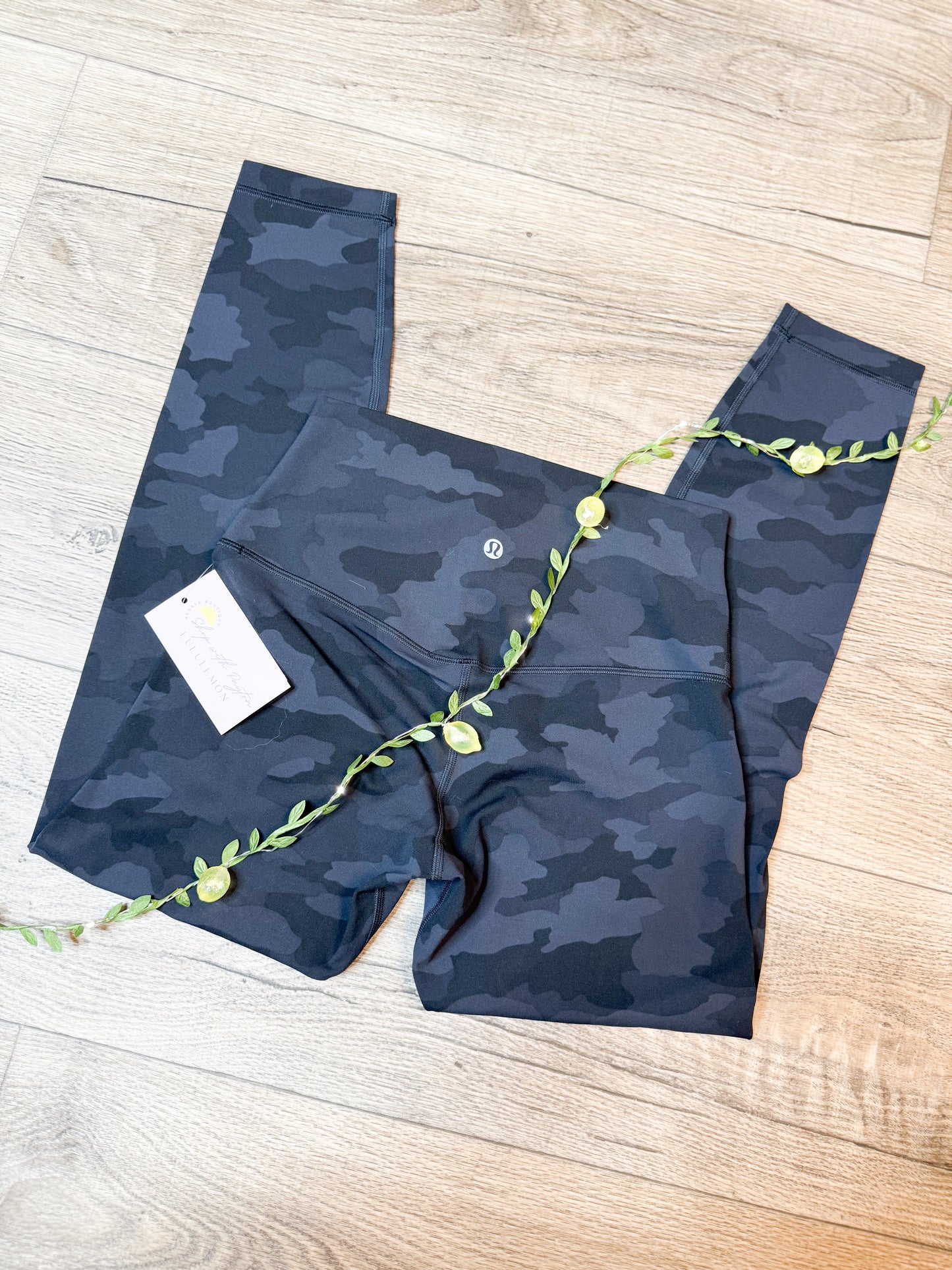Align HR pant 25” * SIZE 8•10