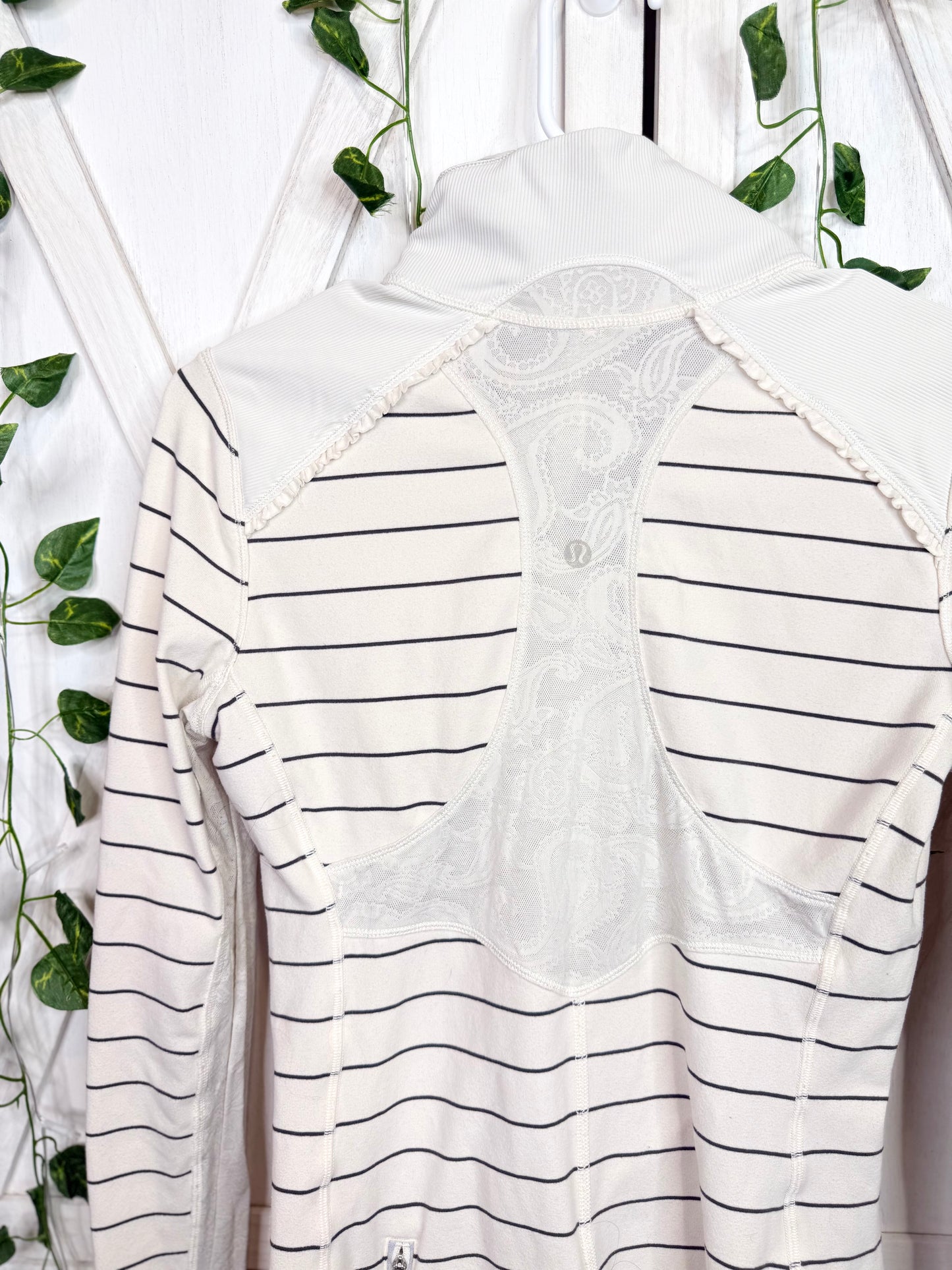 Lululemon jacket *Size 6