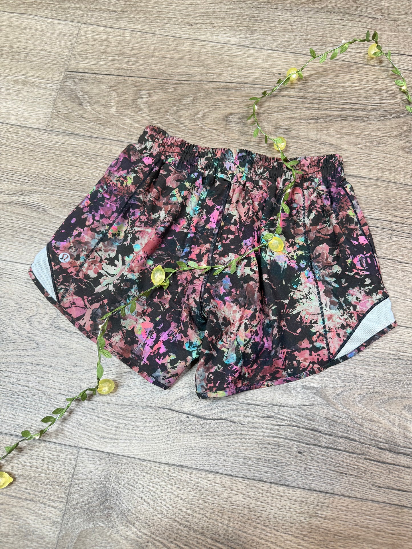 Hotty Hot LR Short 4” Lined *SIZE 4