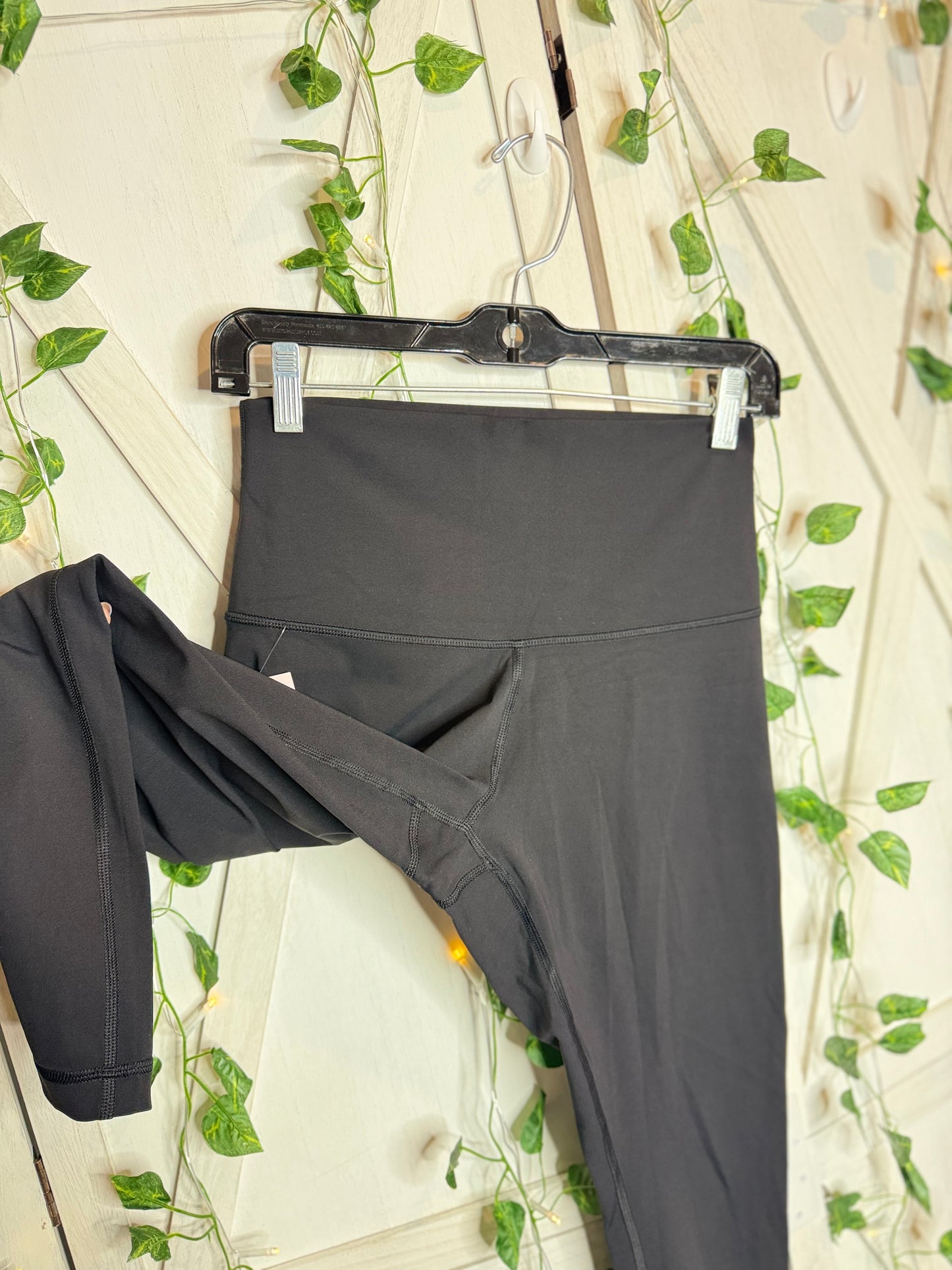Lululemon leggings 20” *SIZE 8