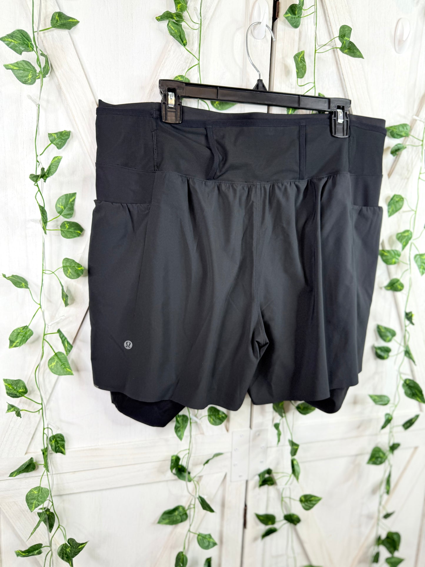 Fast and Free Multi-Pocket Run Short 5” *Size XXL