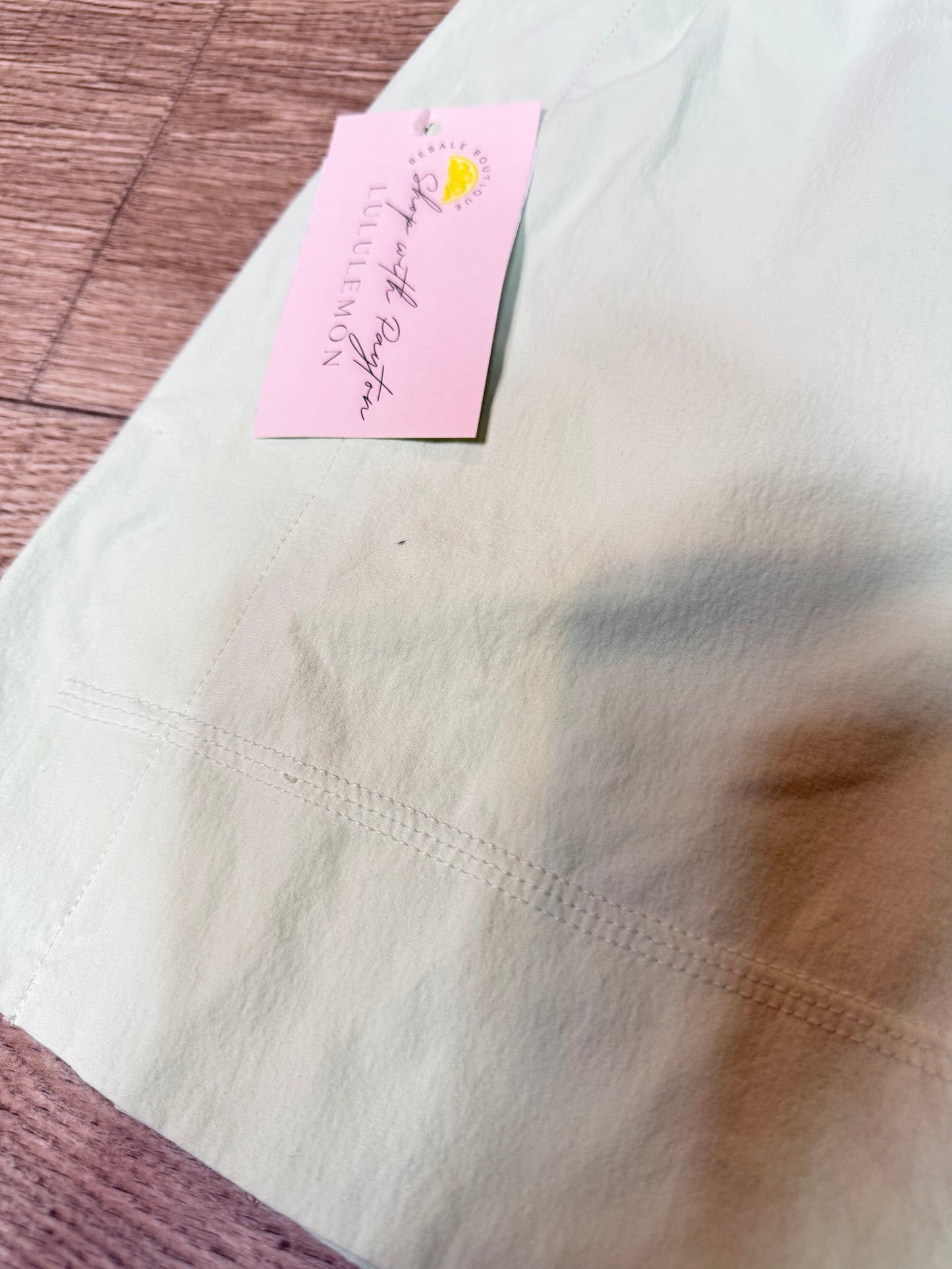 Stretch Relaxed-Fit HR Short 4" (small mark)