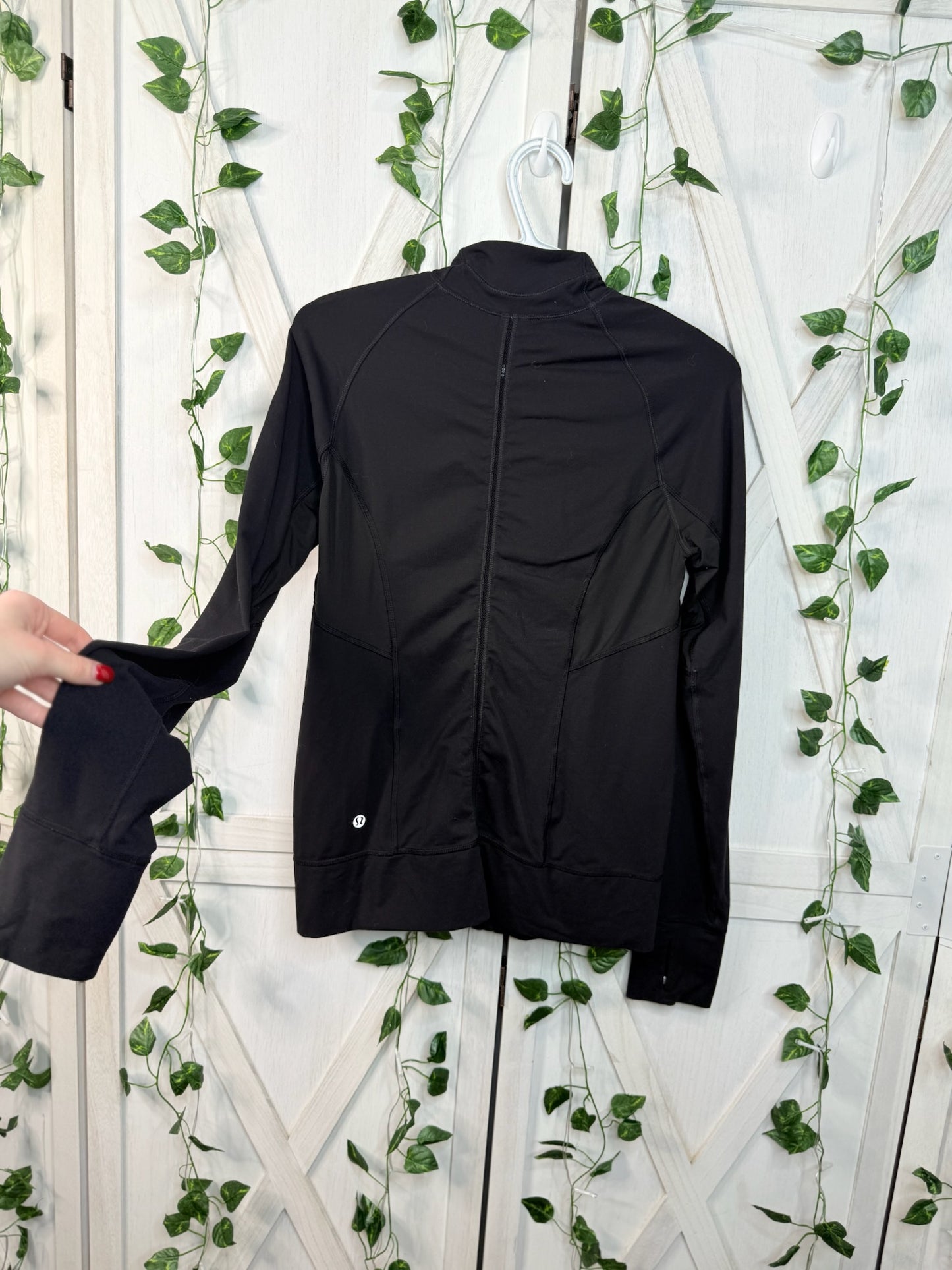 Lululemon Zip up* Size 6