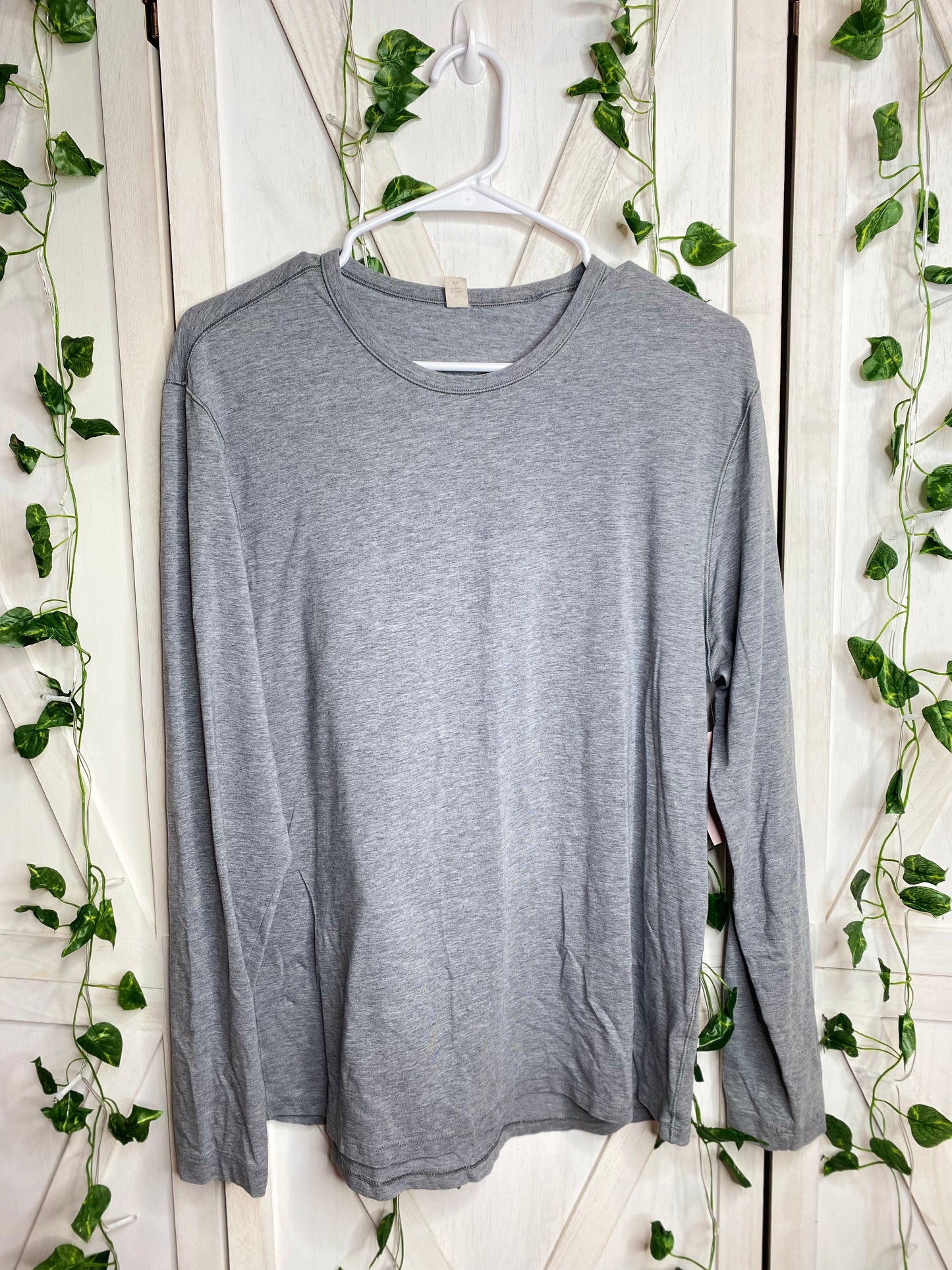 Men’s Long-sleeve *SIZE M