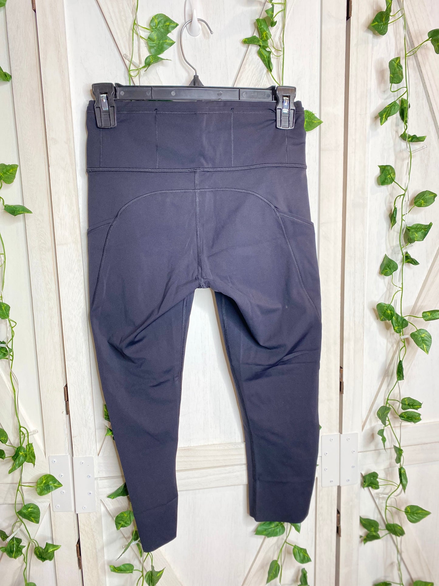 Fast and Free HR Crop 19” *SIZE 6