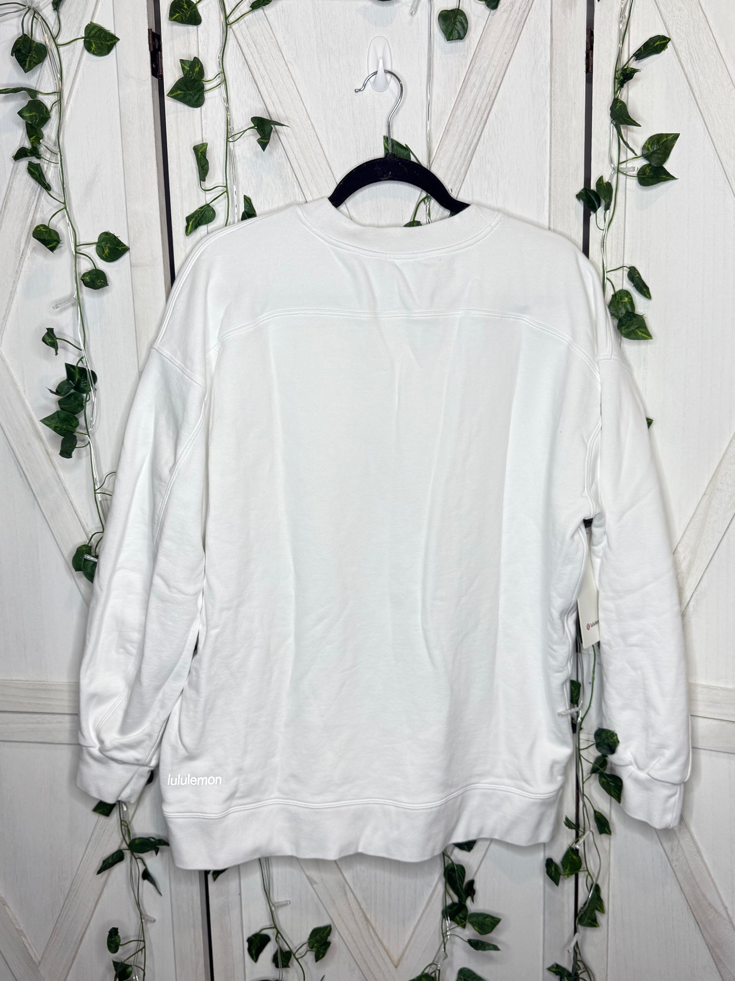 Perfectly oversized crew *SIZE 8