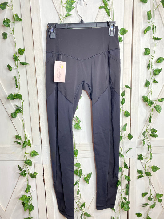 Lululemon leggings *SIZE  6 (Check seams)🍋