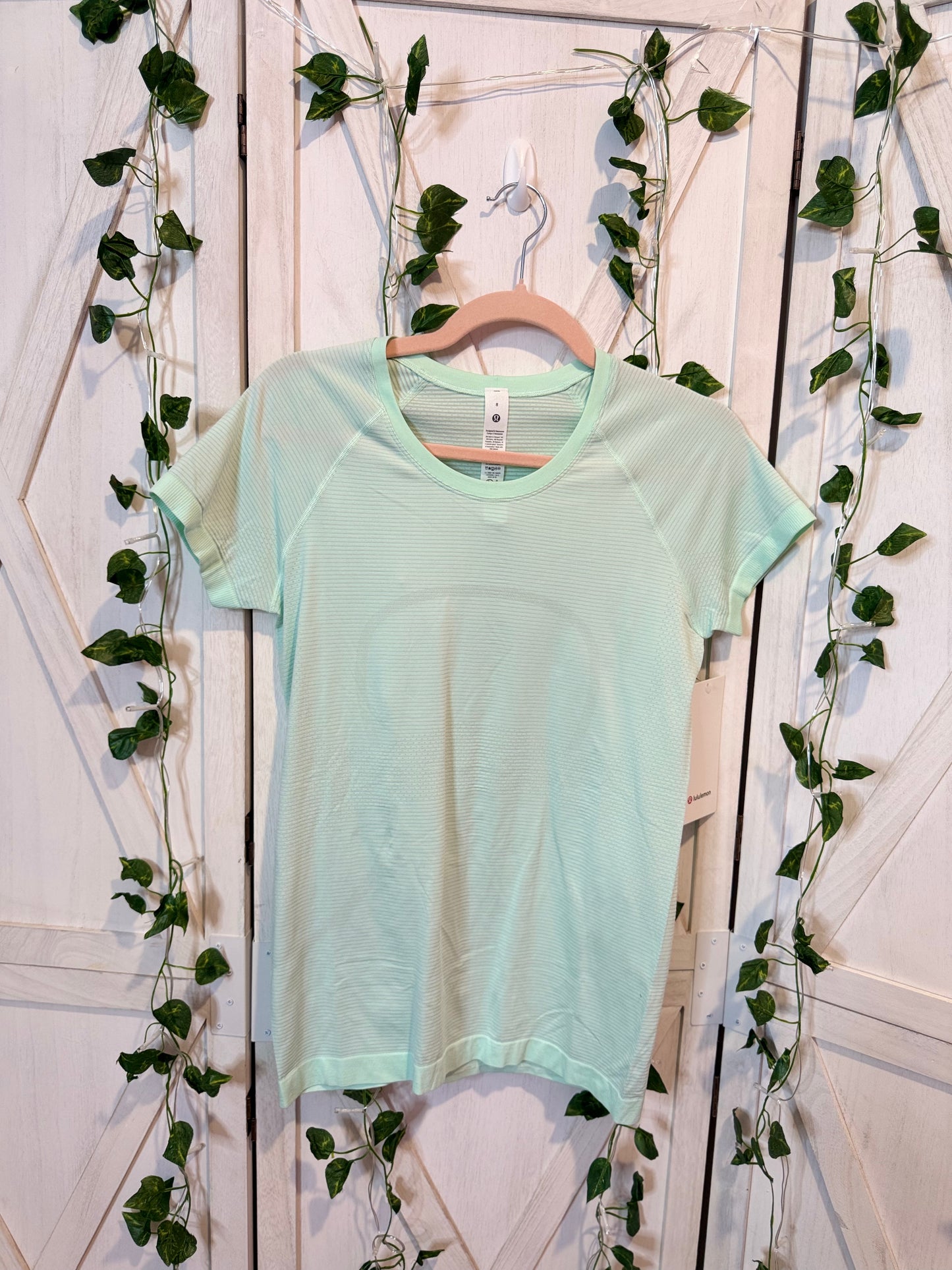 Swiftly tech short sleeve 2.0 * SIZE 8