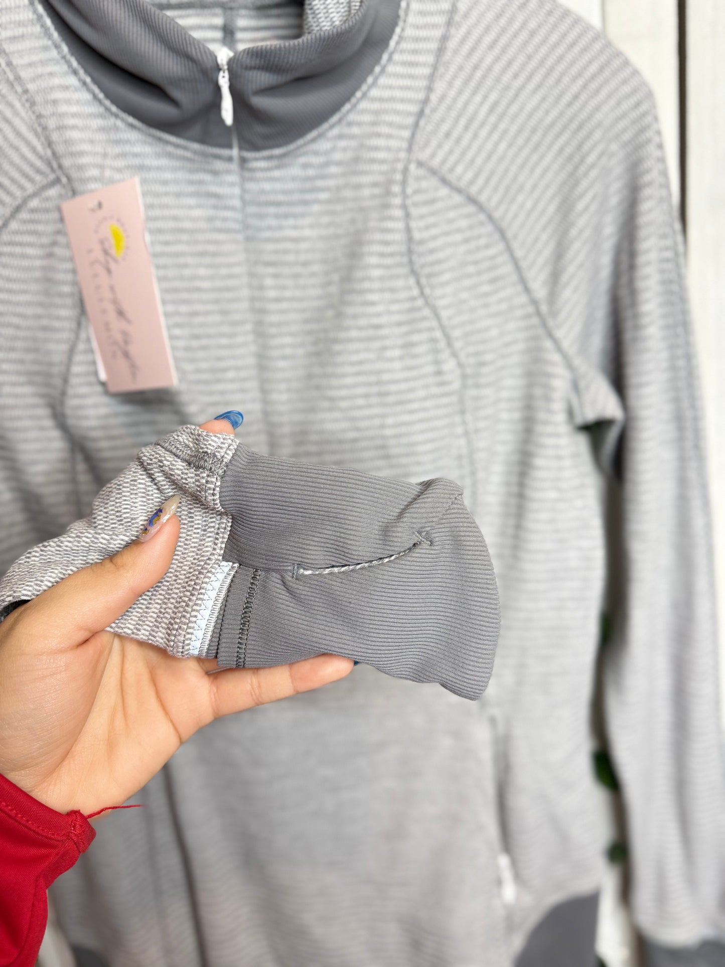 Lululemon pull over *SIZE 6