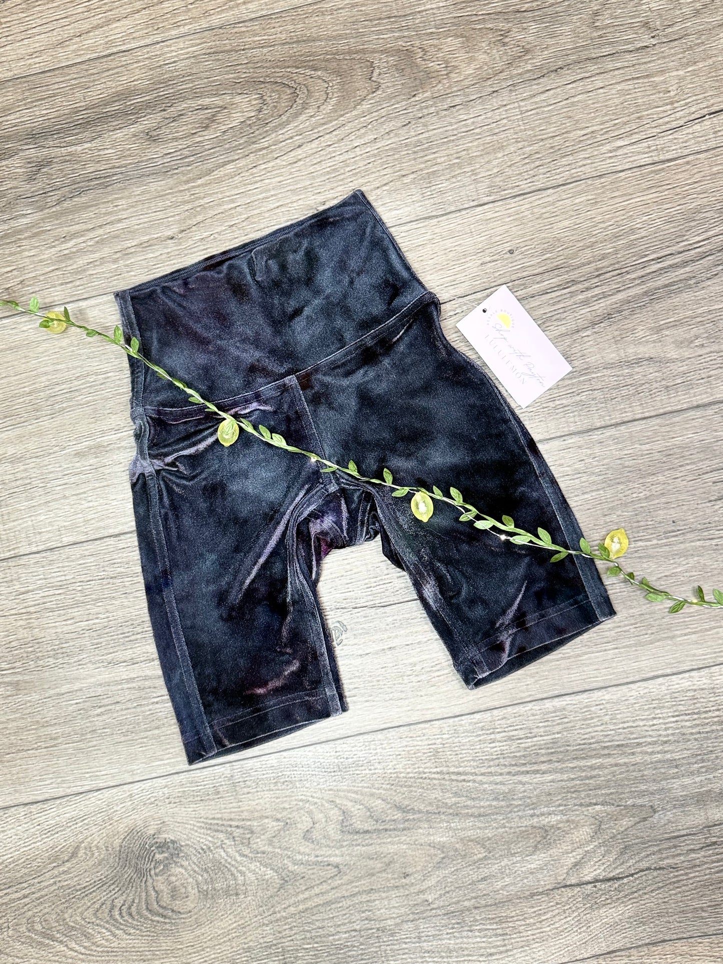 Wunder lounge short 8” Velour
