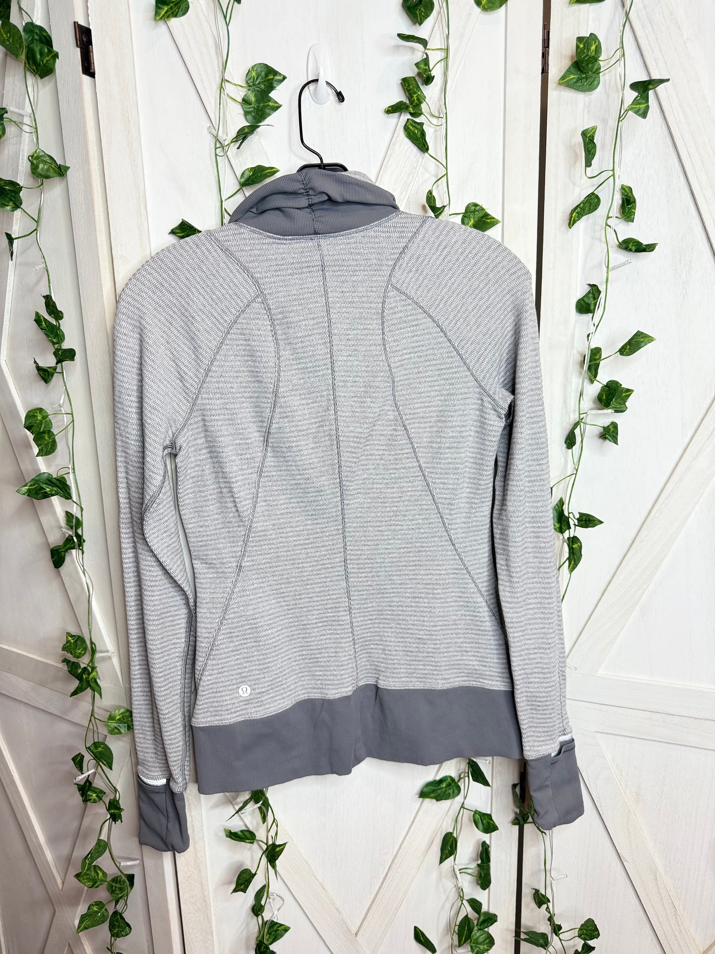 Lululemon pull over *SIZE 6