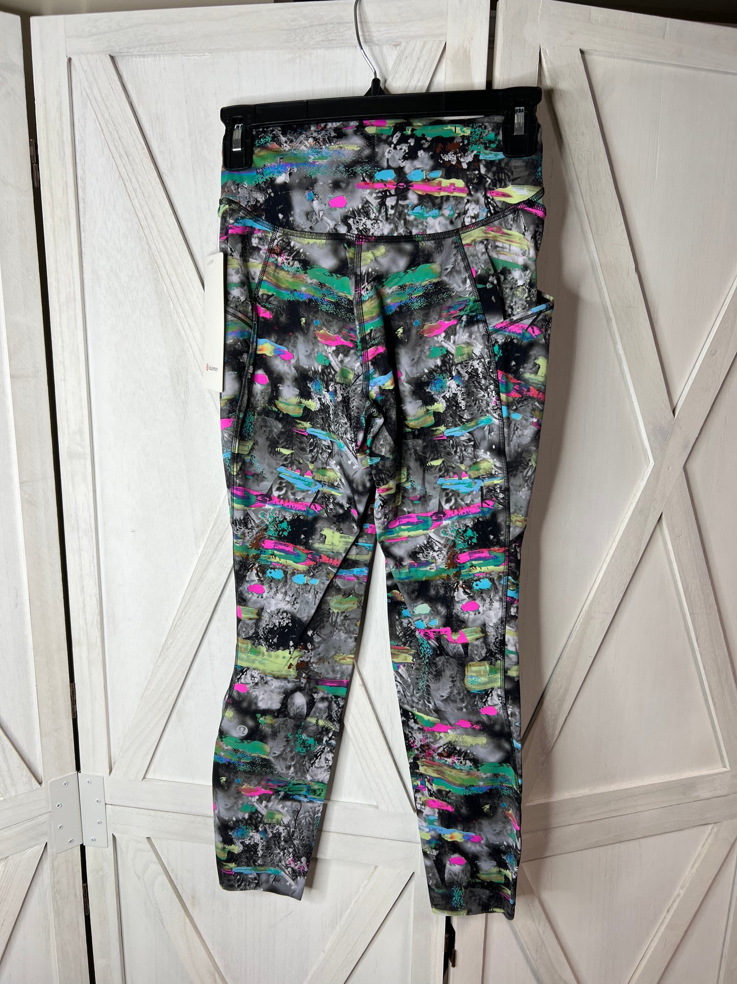 Fast and Free High-Rise Tight 25"
Pockets *SIZE 6