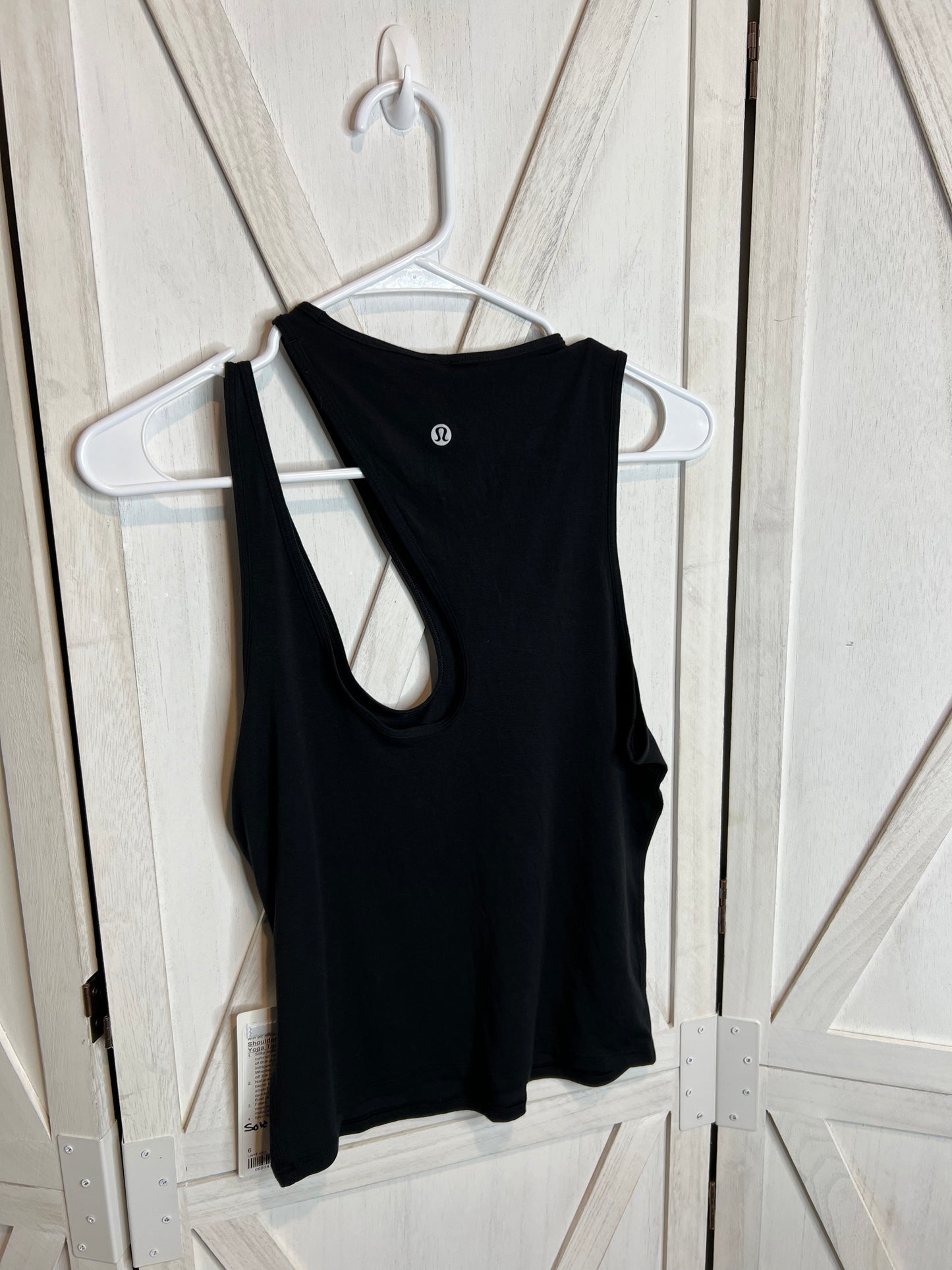 Shoulder cut-out yoga tank*SIZE 6