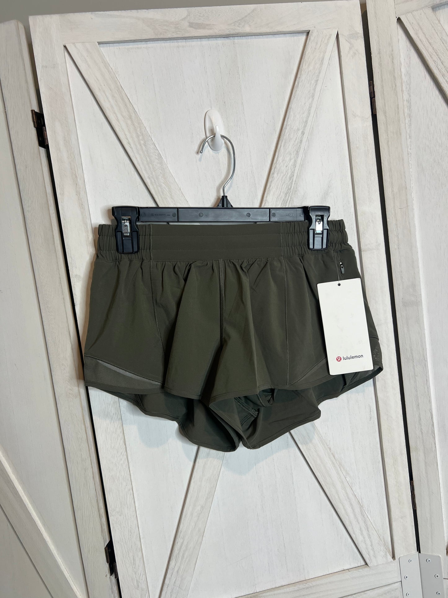 Hotty Hot LR Short 2.5” *Lined *SIZE 8