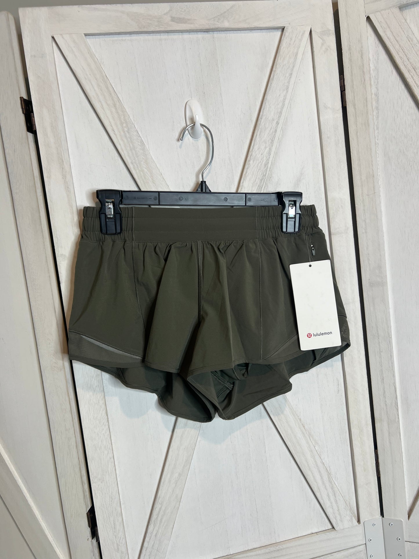 Hotty Hot LR Short 2.5” *Lined *SIZE 8
