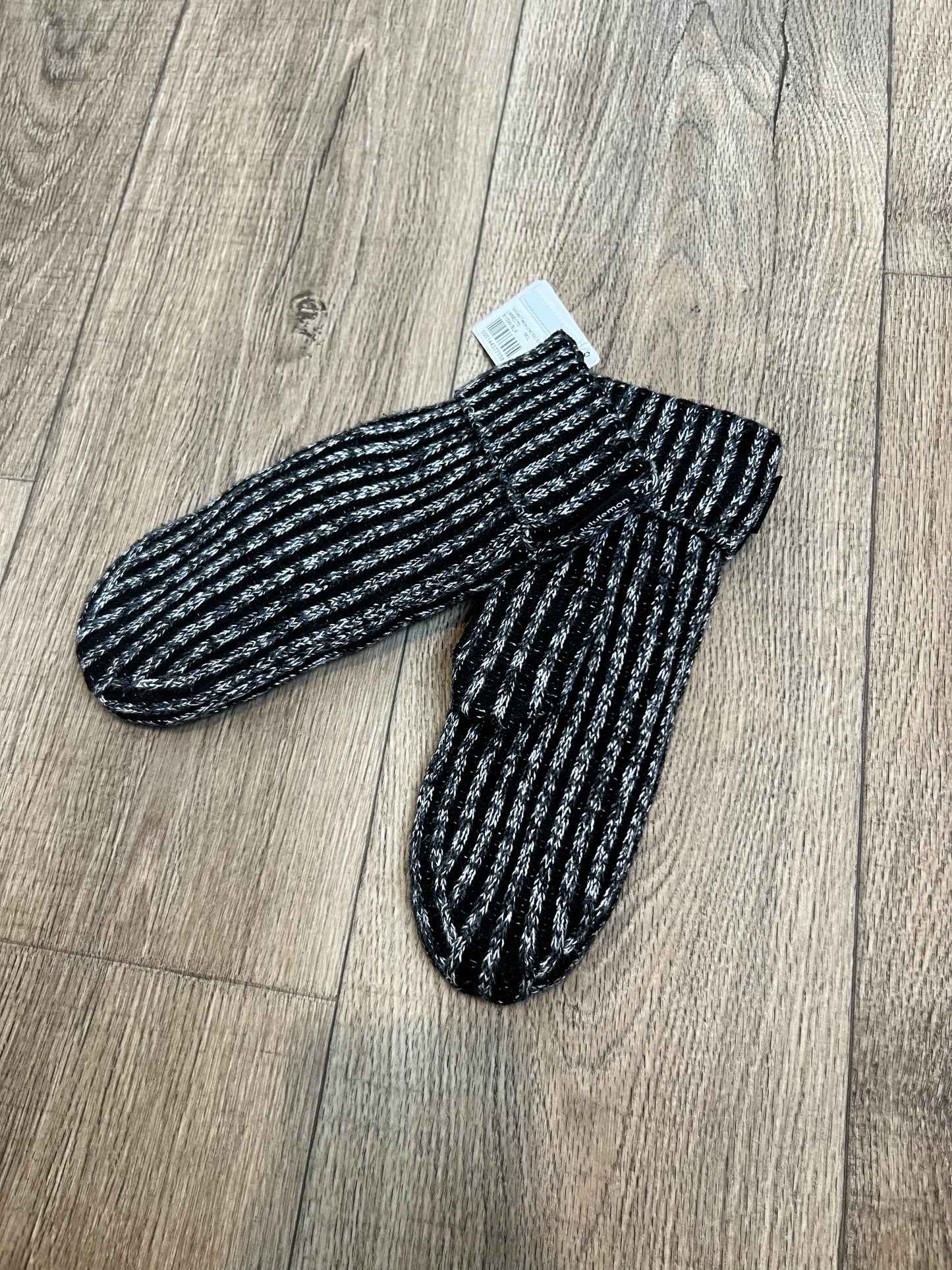 Textured Fleece-Lined Knit Mittens *SIZE M/L