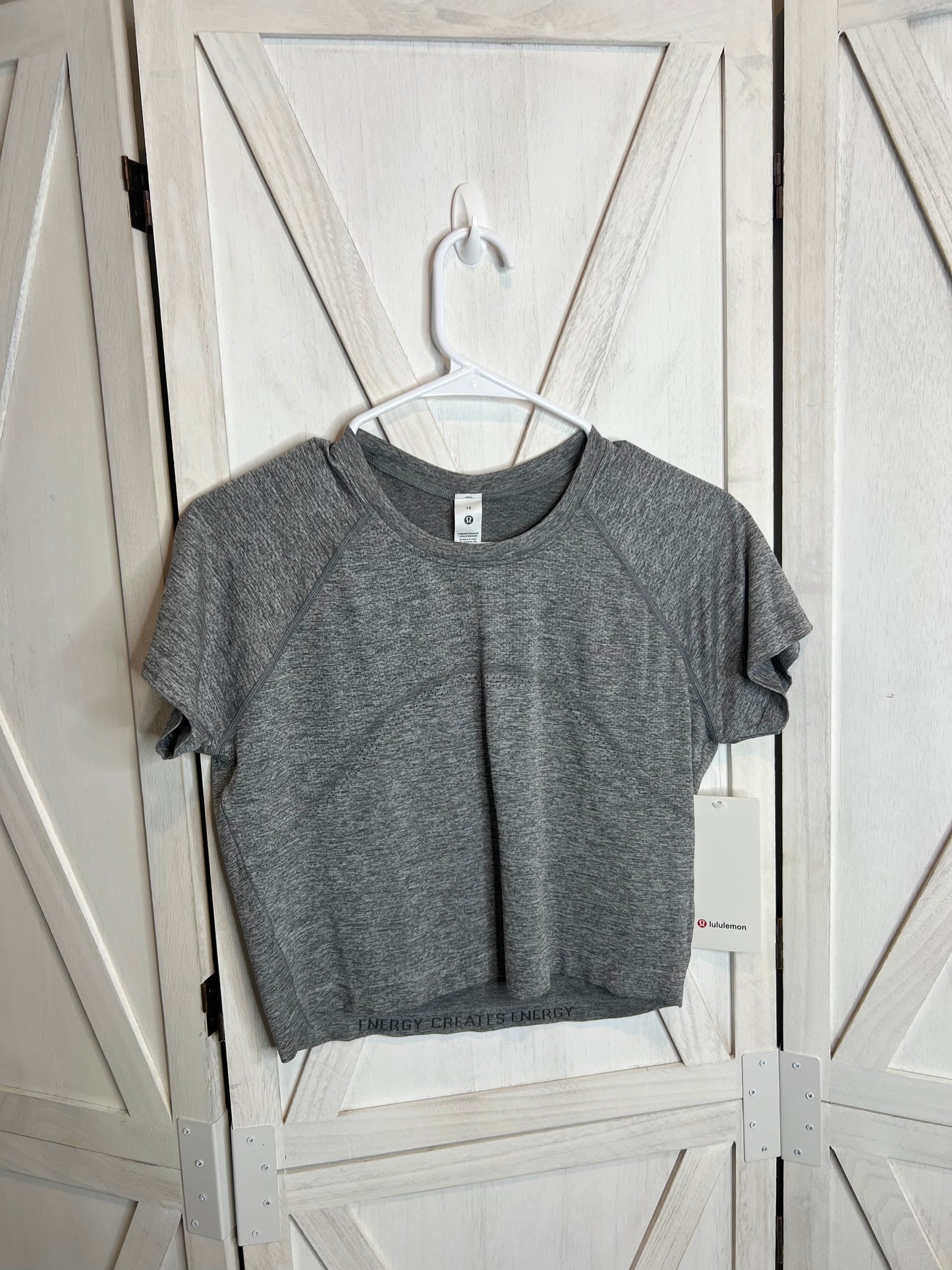 Swiftly Tech Cropped Short Sleeve *SIZE 10