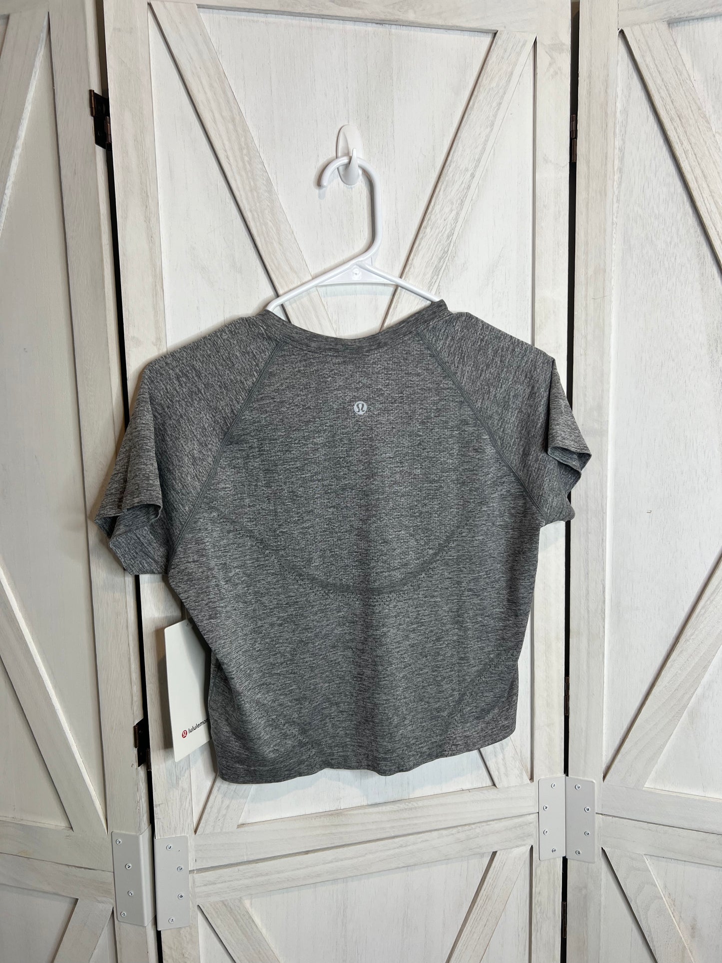 Swiftly Tech Cropped Short Sleeve *SIZE 10