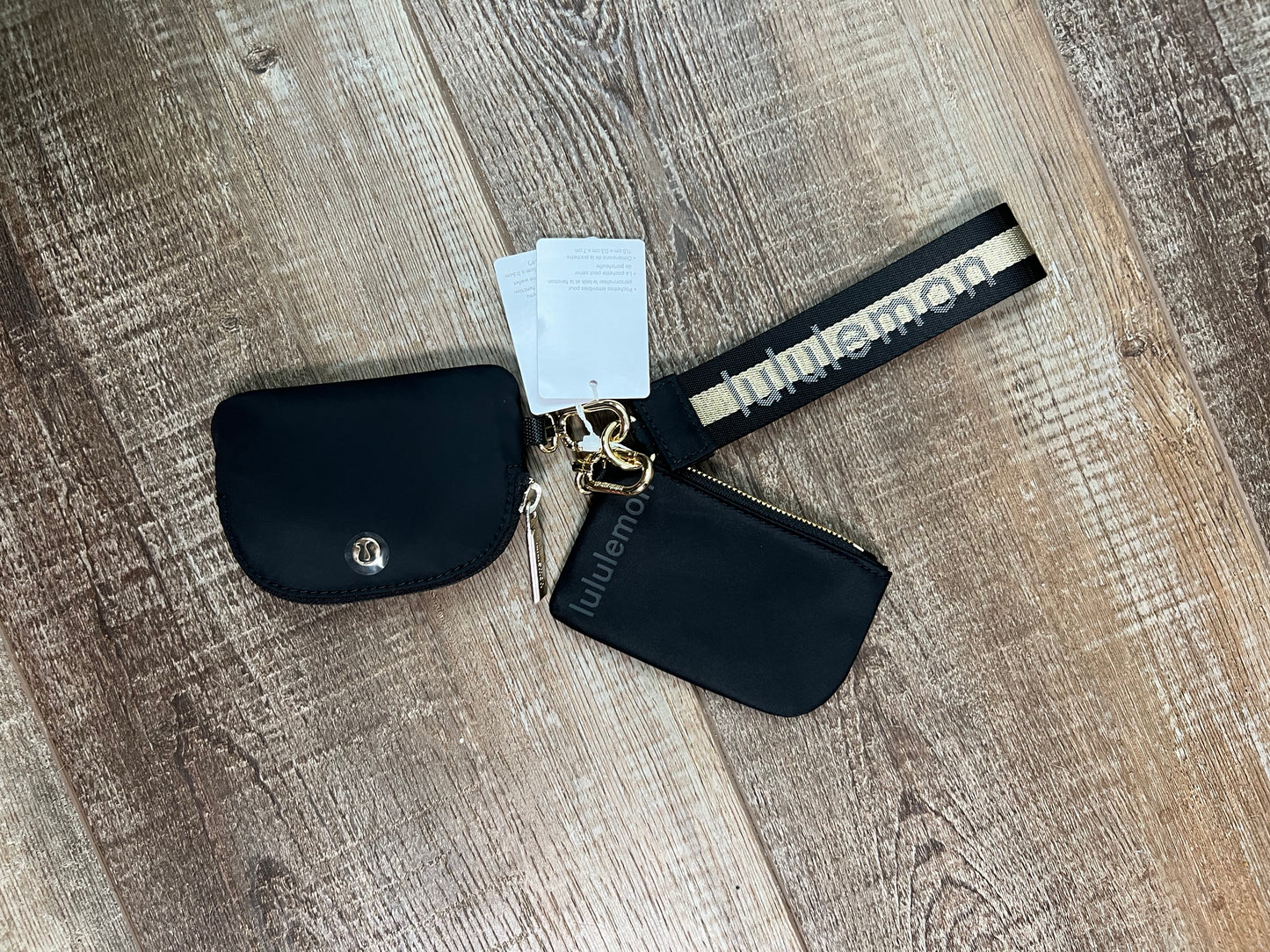 Dual pouch wristlet 