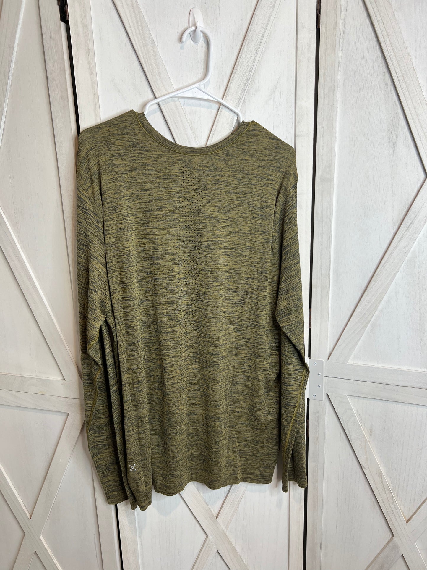 Metal Vent Long Sleeve *SIZE XL