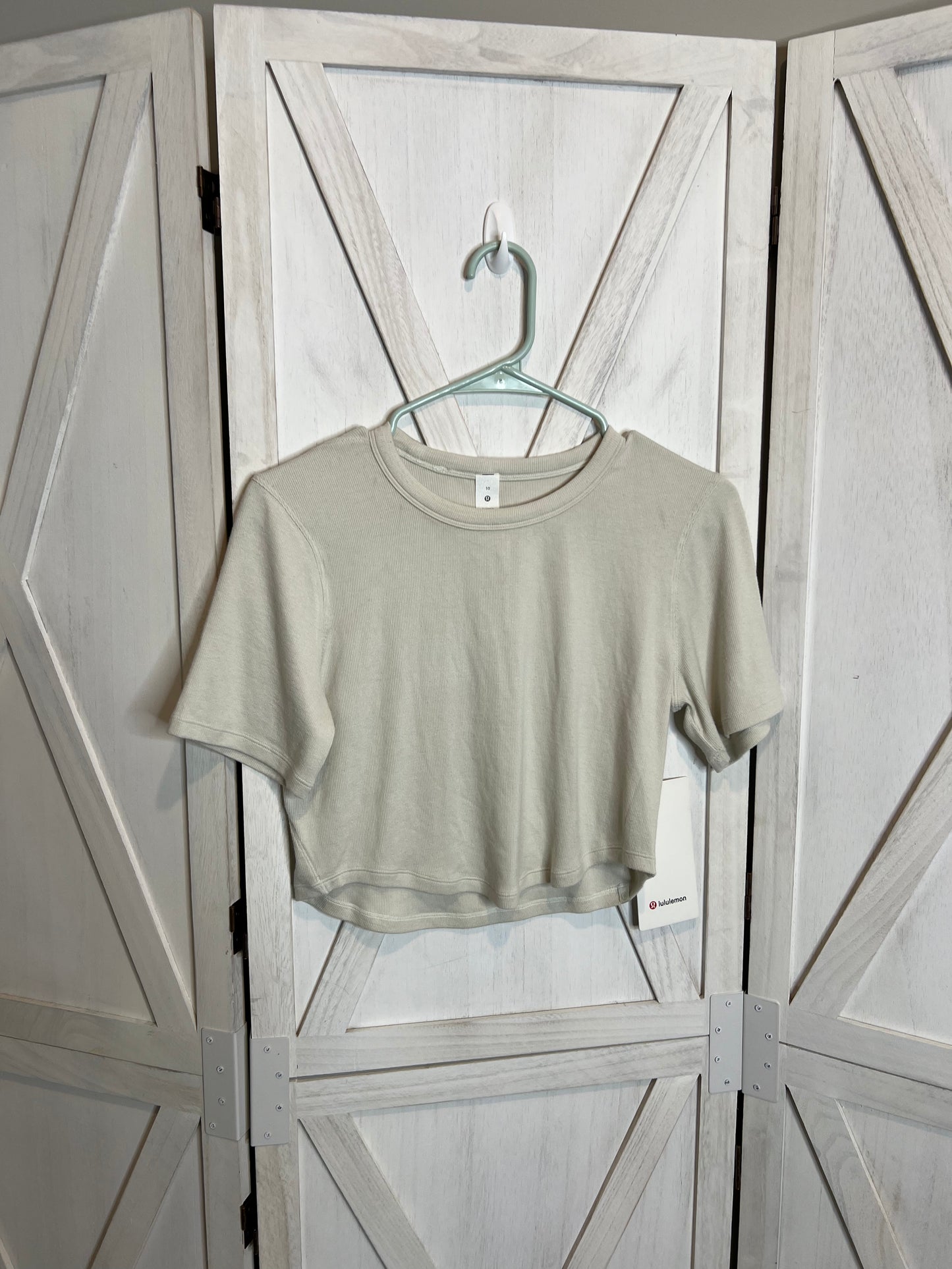 Hold tight cropped T-Shirt *SIZE 10